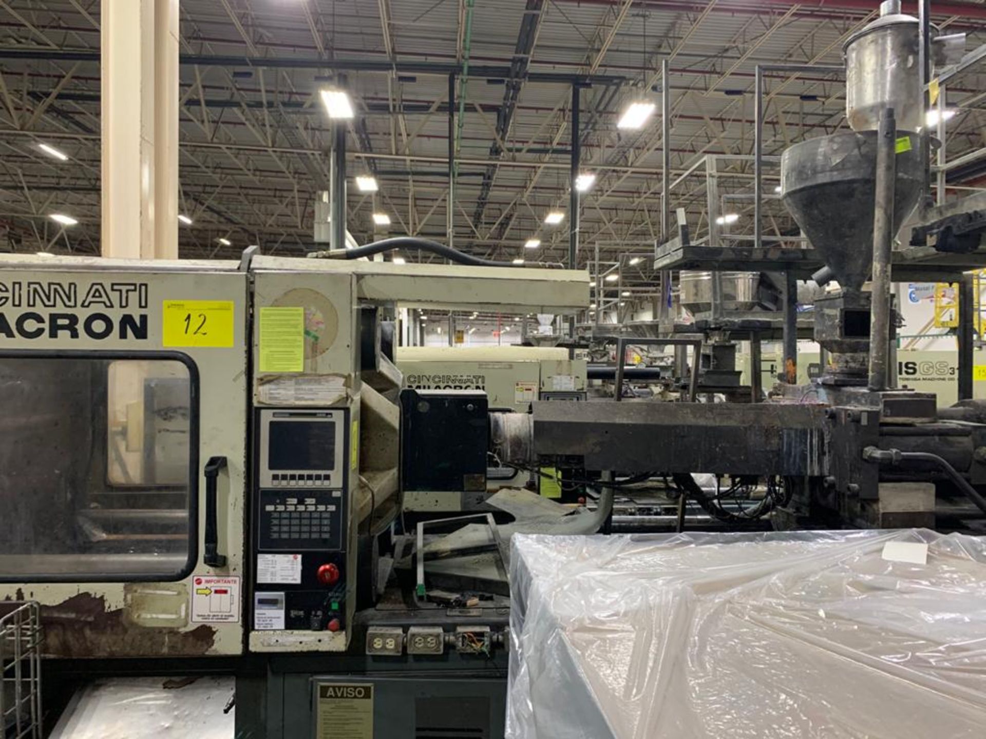 300 TON CINCINNATI MILACRON VH300-36 PLASTIC INJECTION MOLDING MACHINE - Image 10 of 20