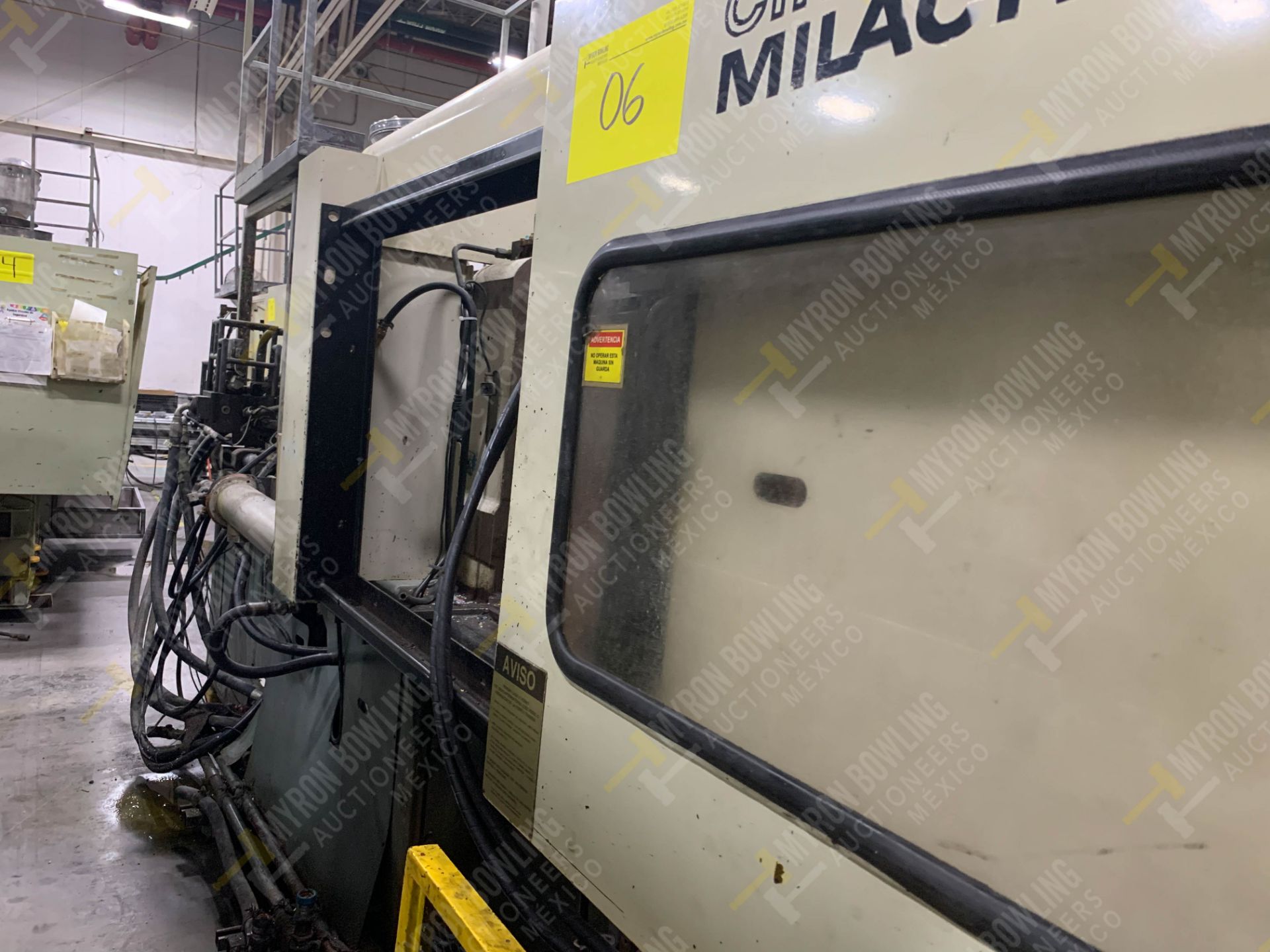 165 TON CINCINNATI MILACRON VT165 PLASTIC INJECTION MOLDING MACHINE