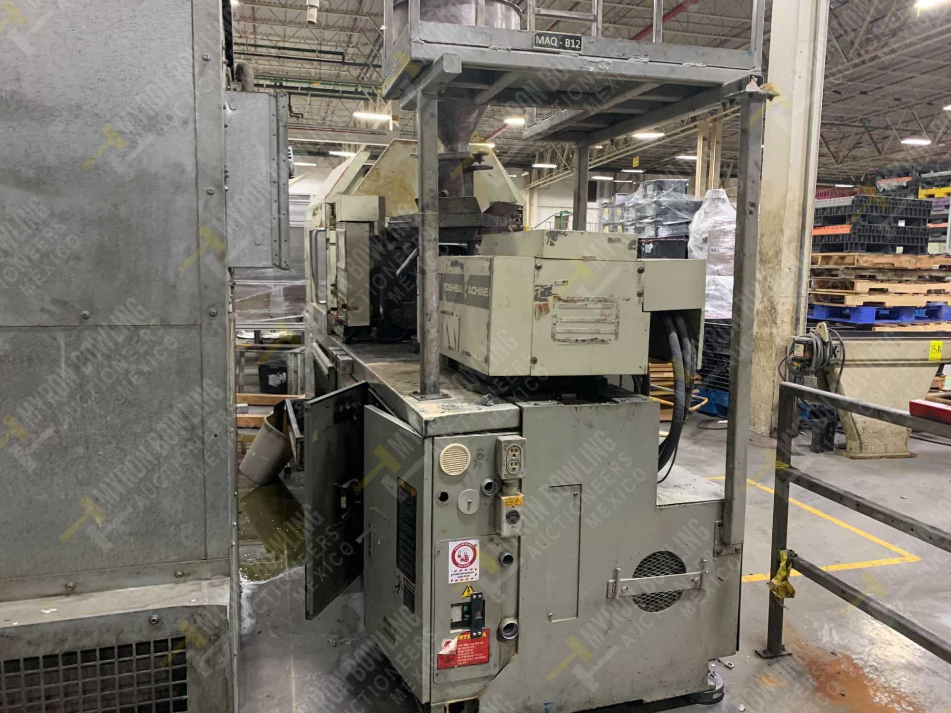 90 TON TOSHIBA ISGS90V10-2Y PLASTIC INJECTION MOLDING MACHINE - Image 6 of 17