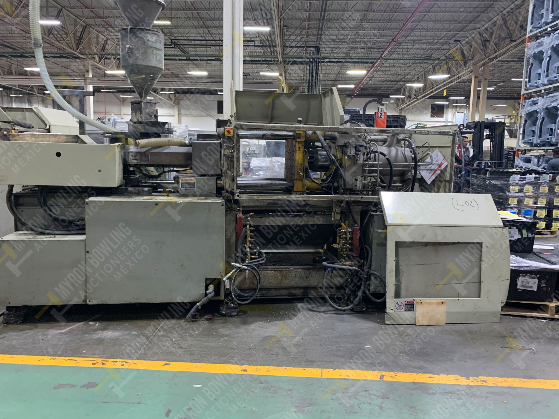 90 TON TOSHIBA ISG90 PLASTIC INJECTION MOLDING MACHINE - Image 6 of 14