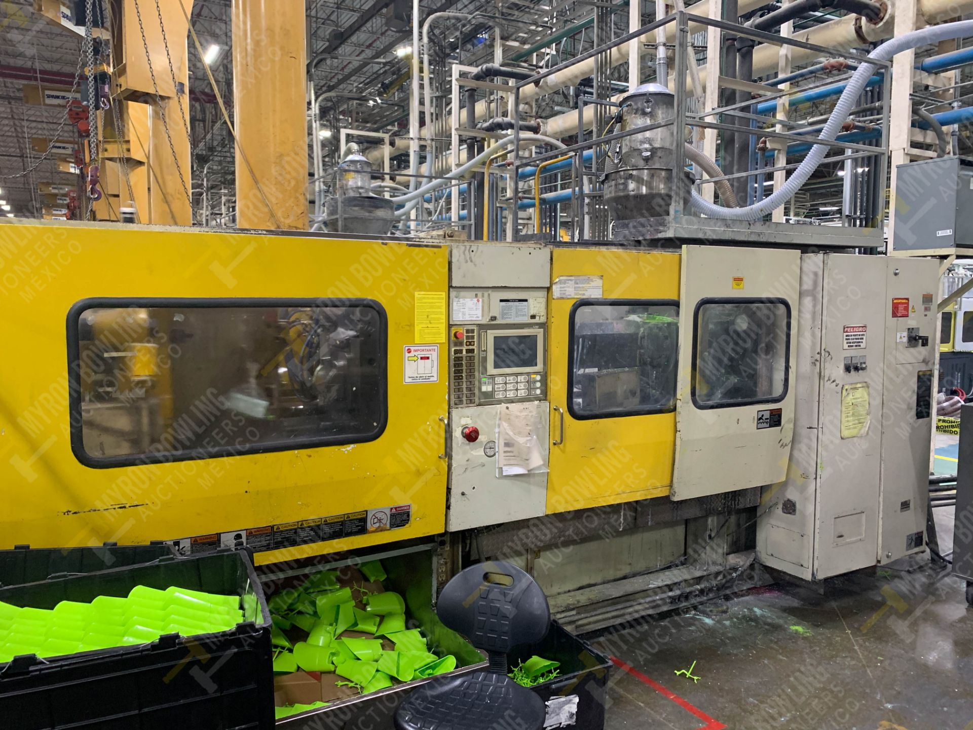 390 TON TOSHIBA ISG390 PLASTIC INJECTION MOLDING MACHINE, MFG YEAR 2000