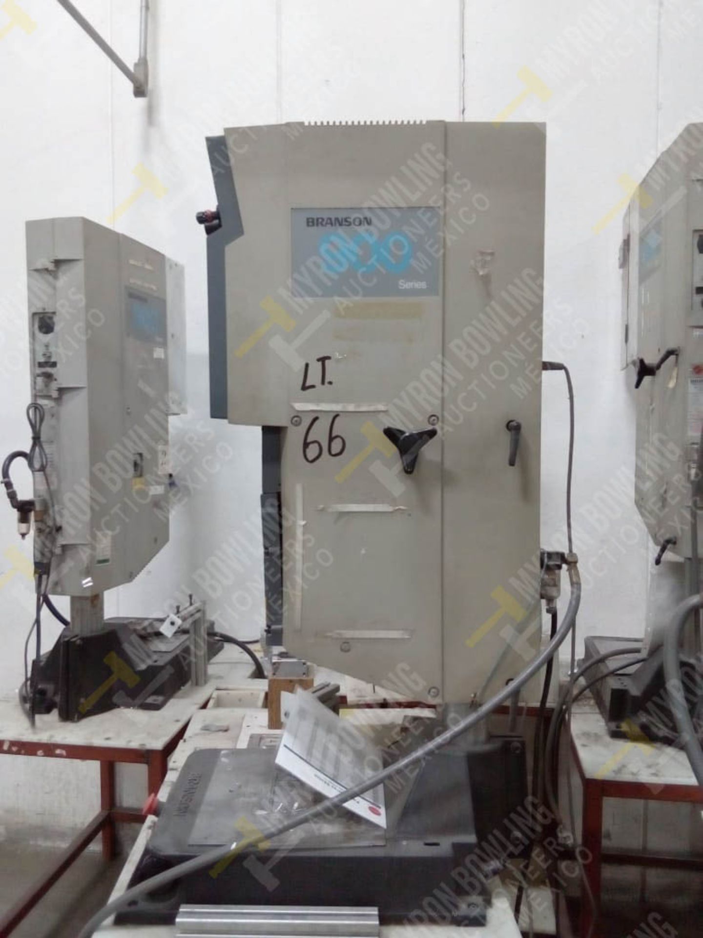 2 BRANSON 920 ULTRASONIC WELDING MACHINES, SERIAL NUMBER YG990622922G/YG00053779G