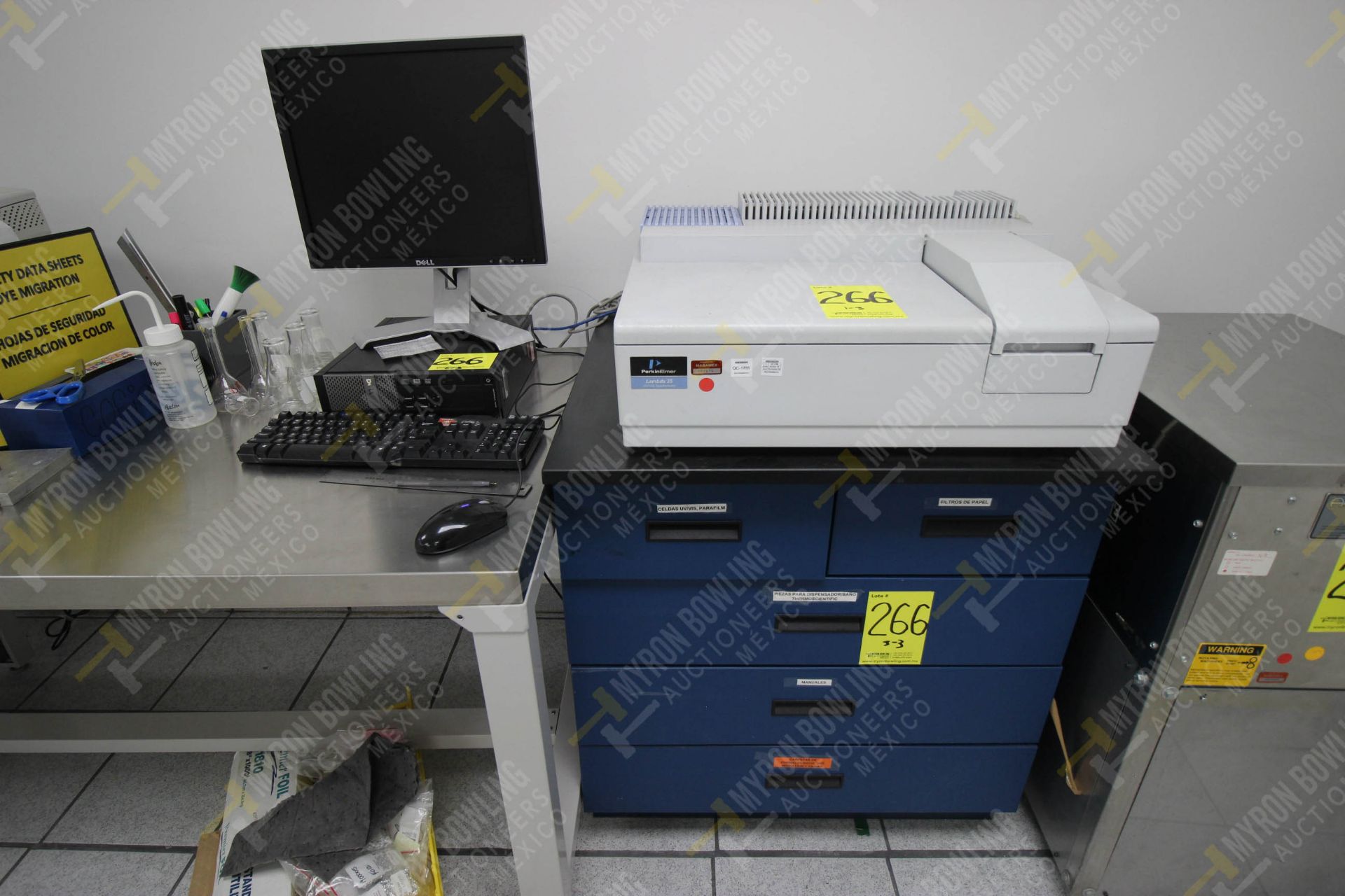 SPECTROMETER UV/VIS, MARCA PERKINELMER, MODELO LAMBDA 25, INCLUYE GABINETE DE 5 CAJONES, CPU, MONIT