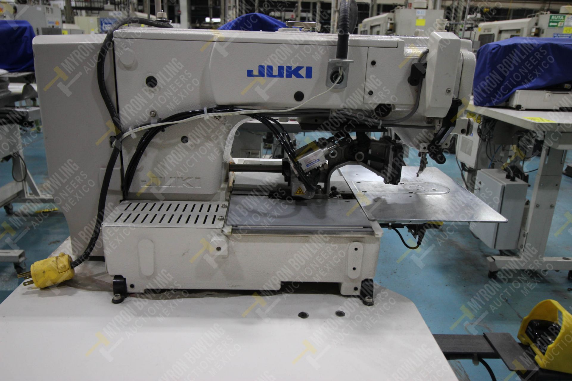 MAQUINA DE COSER AUTOMATICA, MARCA JUKI, NO. SERIE 2A3GM00005, NO. ACTIVO 58, MODELO AMS-210EN Y FA - Image 10 of 14