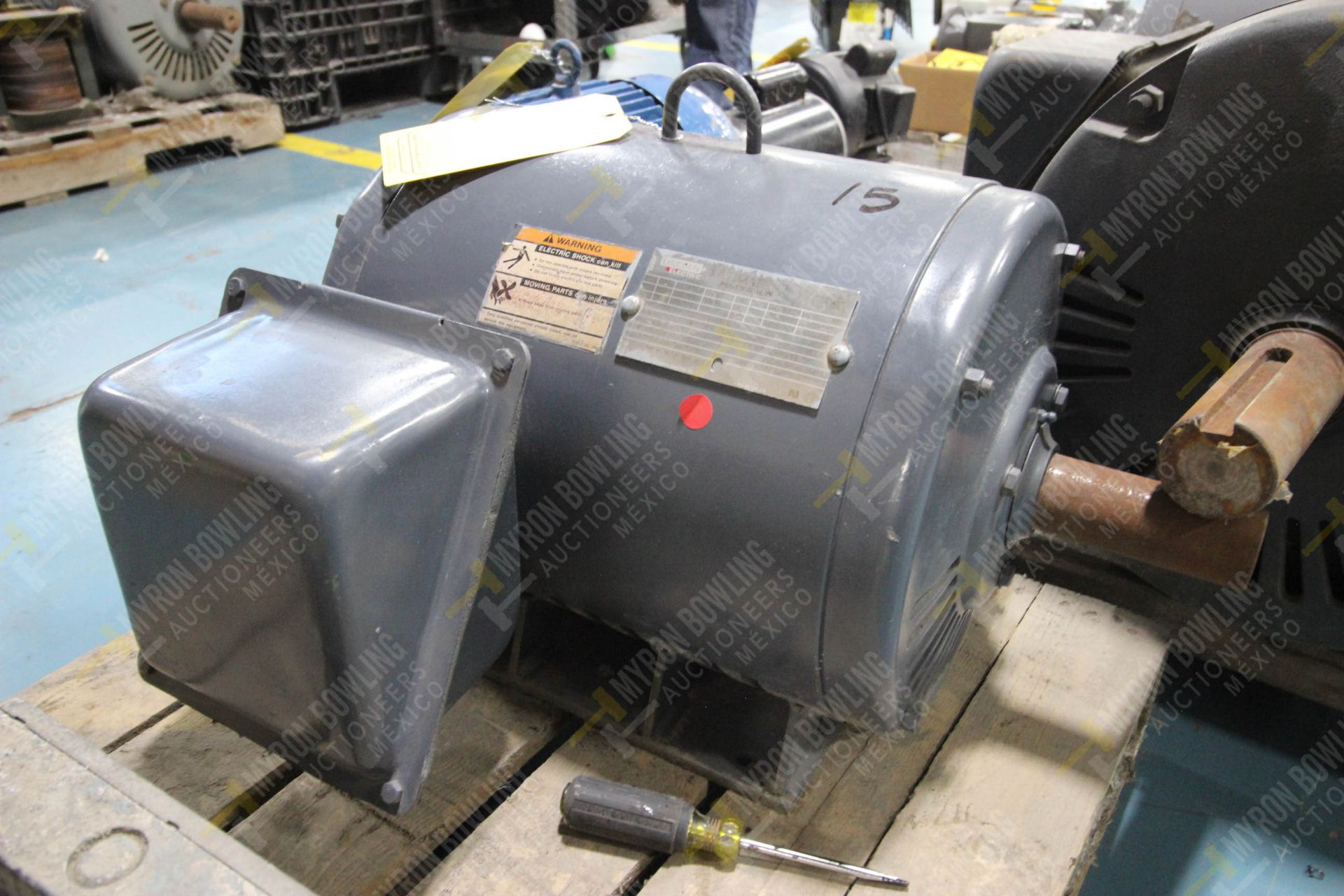 DOS MOTORES ELECTRICOS, MARCA LINCOLN, ABB, CAPACIDAD DE 15 HP, 10 HP - Image 5 of 8