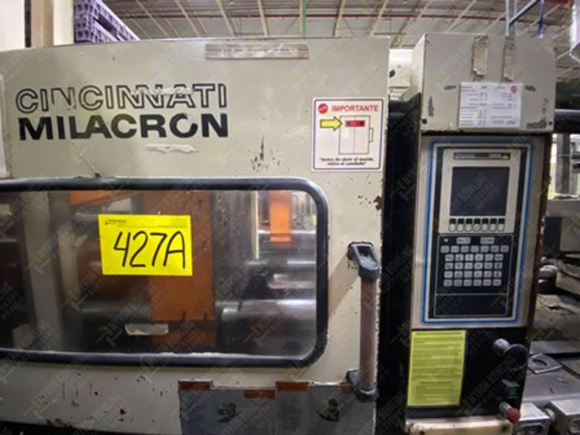 INYECTORA DE PLASTICO CINCINNATI MILACRON VT165-11 DE 165 TON, TOGGLE CLAMP, TAMAÑO DE PLATINA 26.8