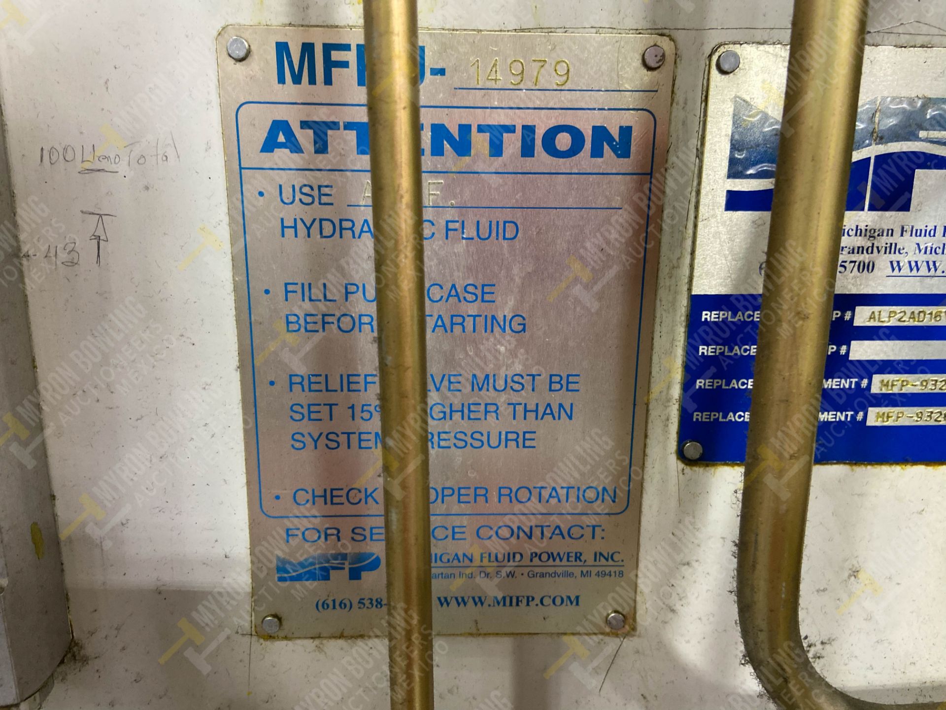 Bomba de aceite y filtros para el llenado de housings en lote 30 y 31. - Image 24 of 30