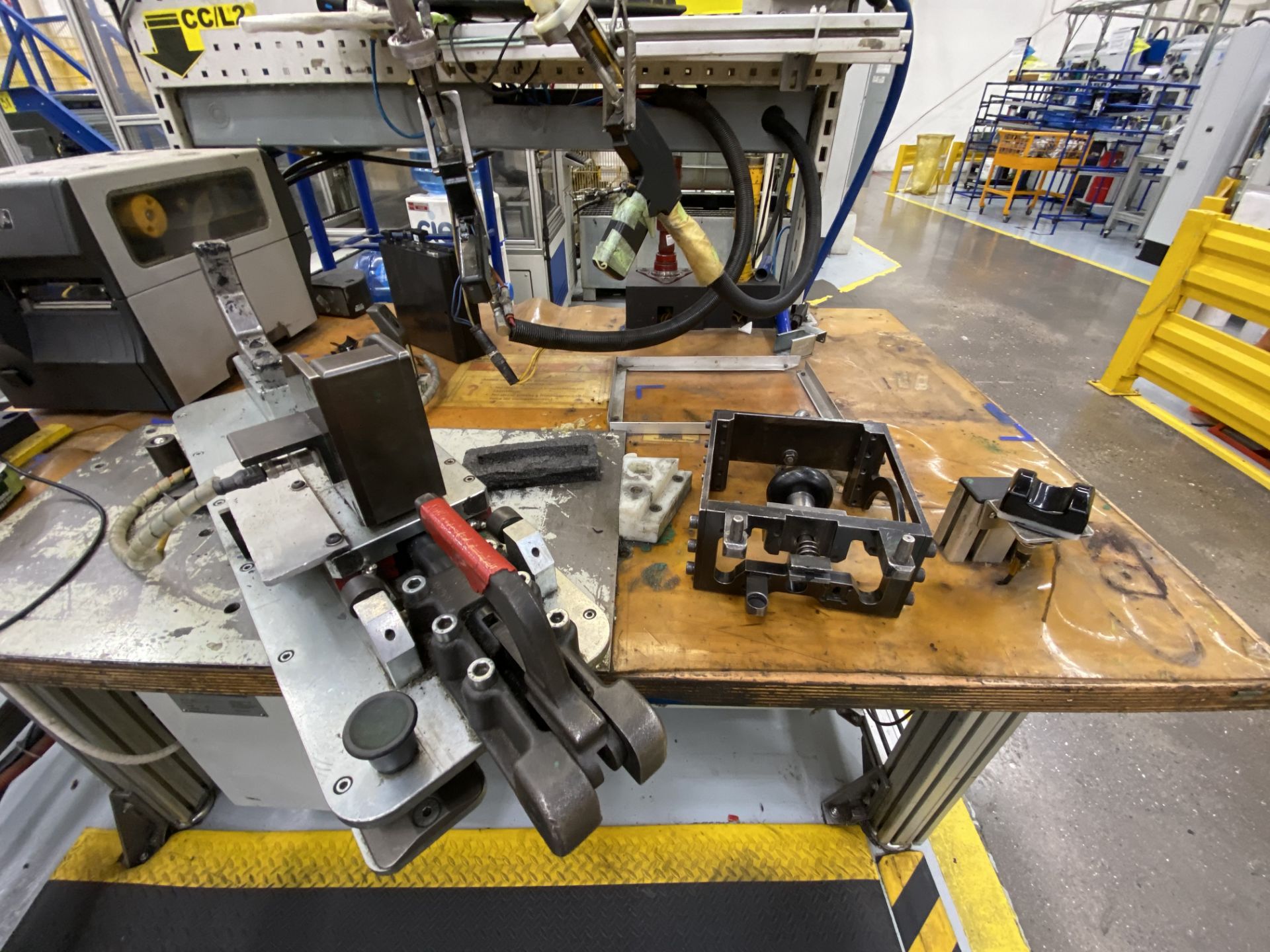 Manual working station for gears assembly, including manual clamping device - Image 7 of 13