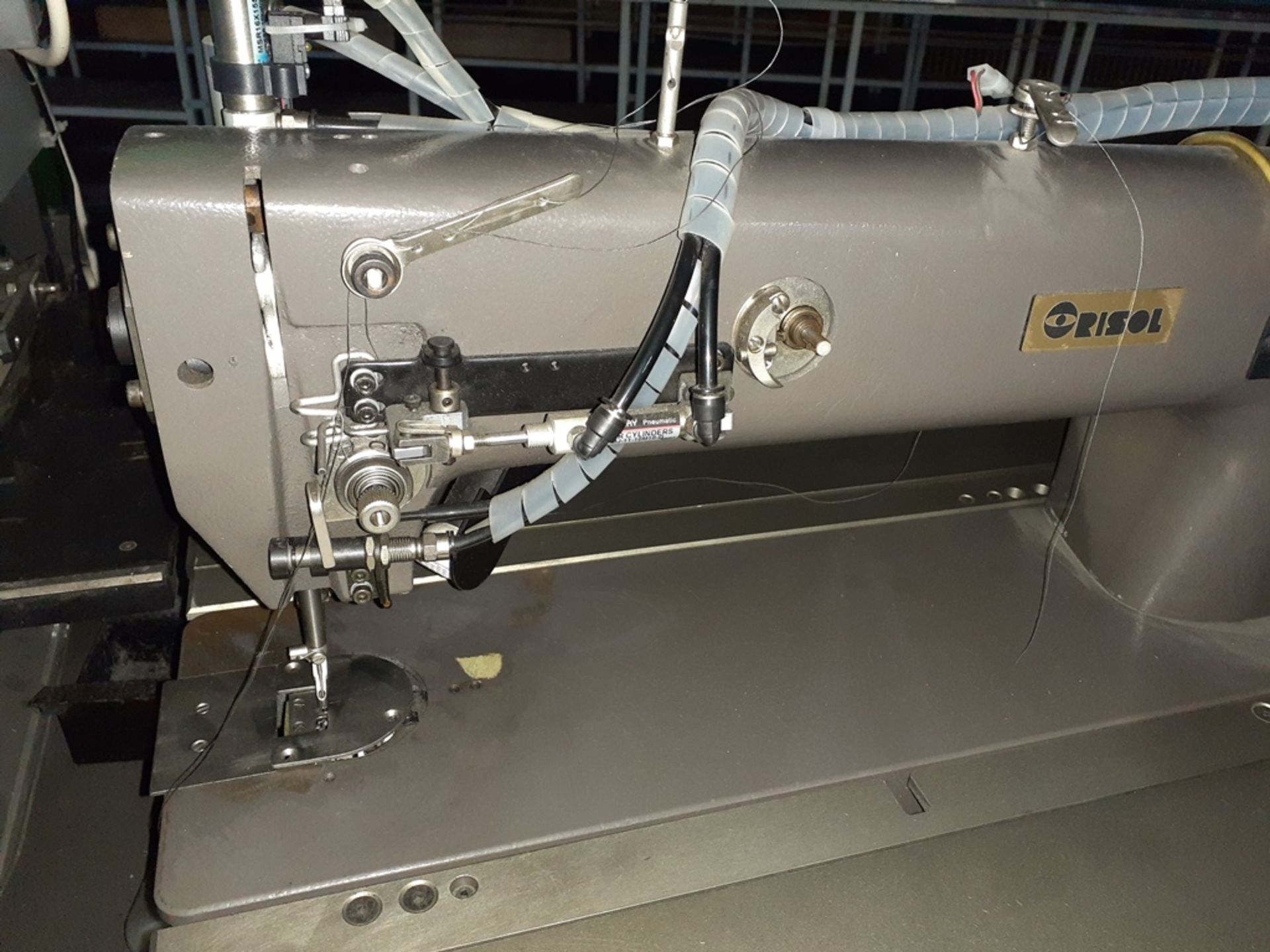 Máquina de coser industrial computarizada de alto rendimiento marca Orisol, Modelo: OS-305 - Image 7 of 39
