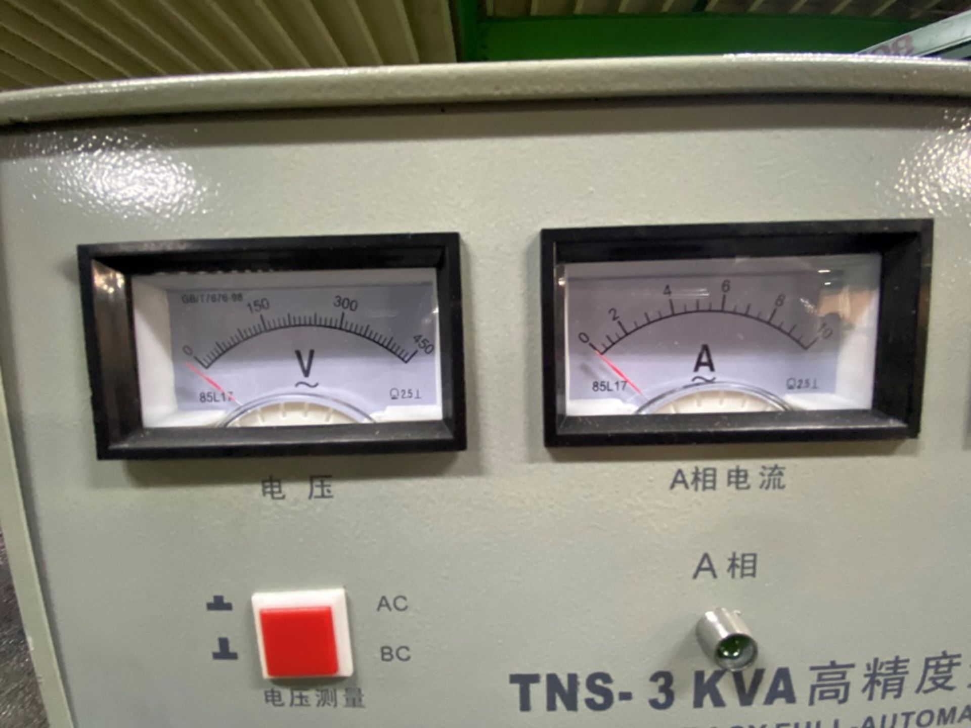 Dos reguladores de voltaje marca Shanghai Haopan Electric Manufacturing modelos TNS-3KVA y TNS-6KVA - Image 4 of 15