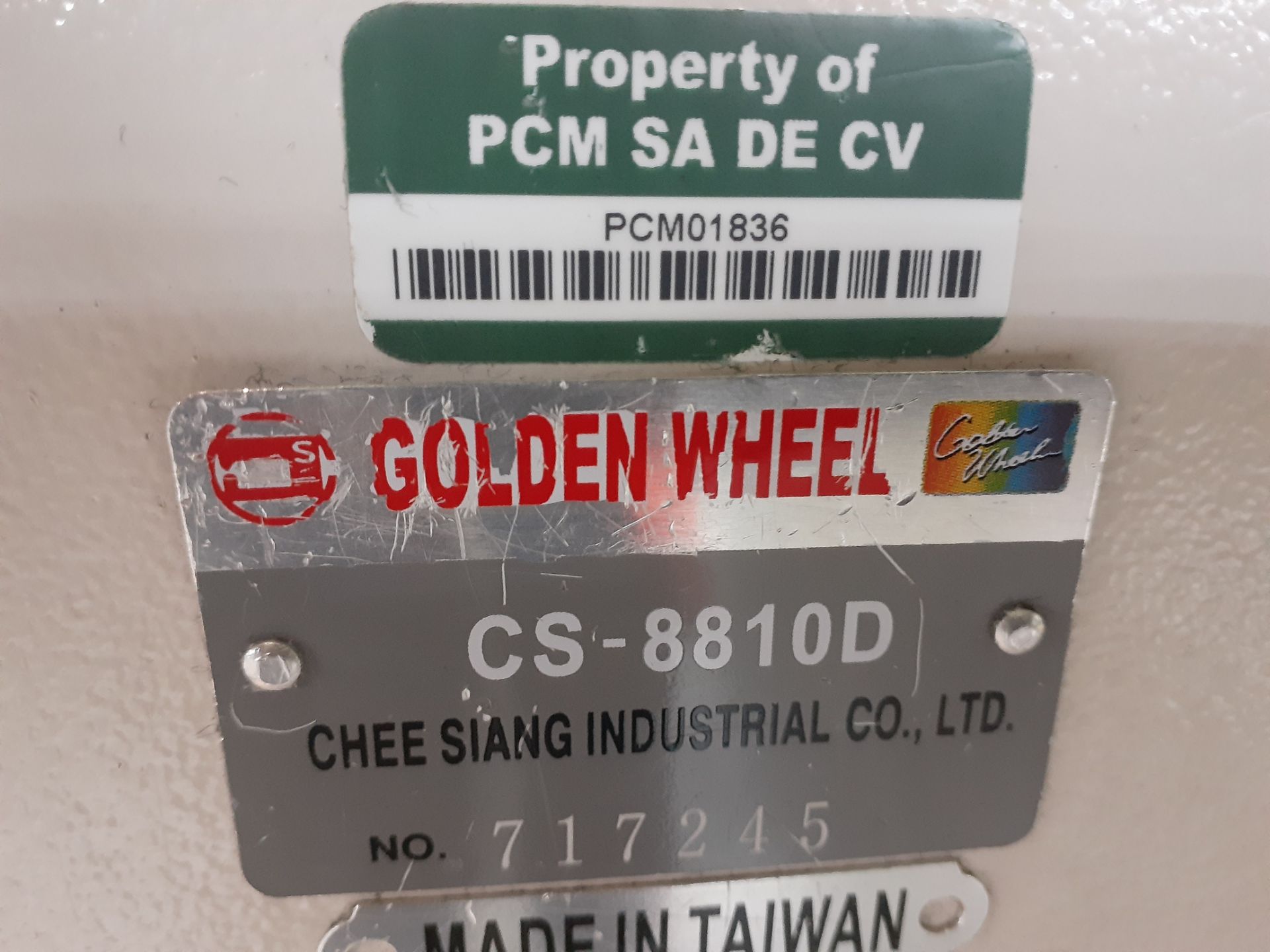 (2) Máquinas de costura marca Golden Wheel de una aguja, Modelo: CS-8810D - Image 15 of 18