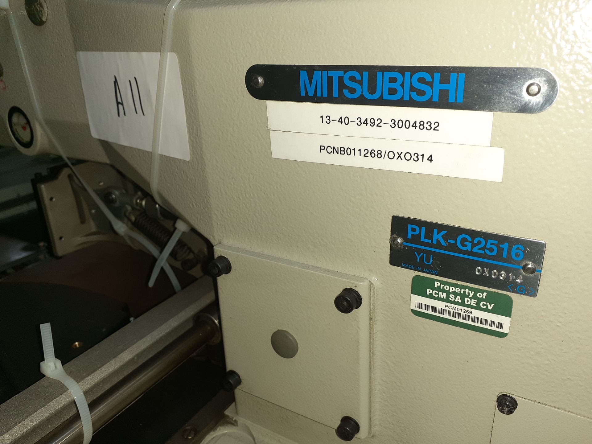 Máquina de costura programable marca Mitsubishi de una aguja, Modelo: PLK-G2516 - Image 12 of 13