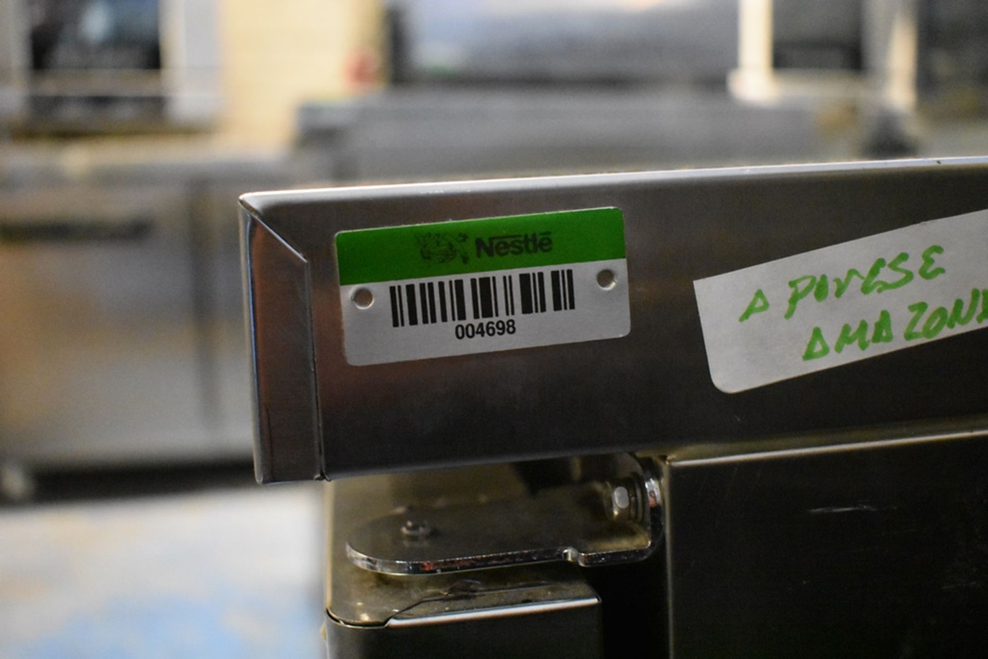 Mesa de trabajo con base refrigerada de dos puertas abatibles marca Parker Equipment - Image 9 of 9