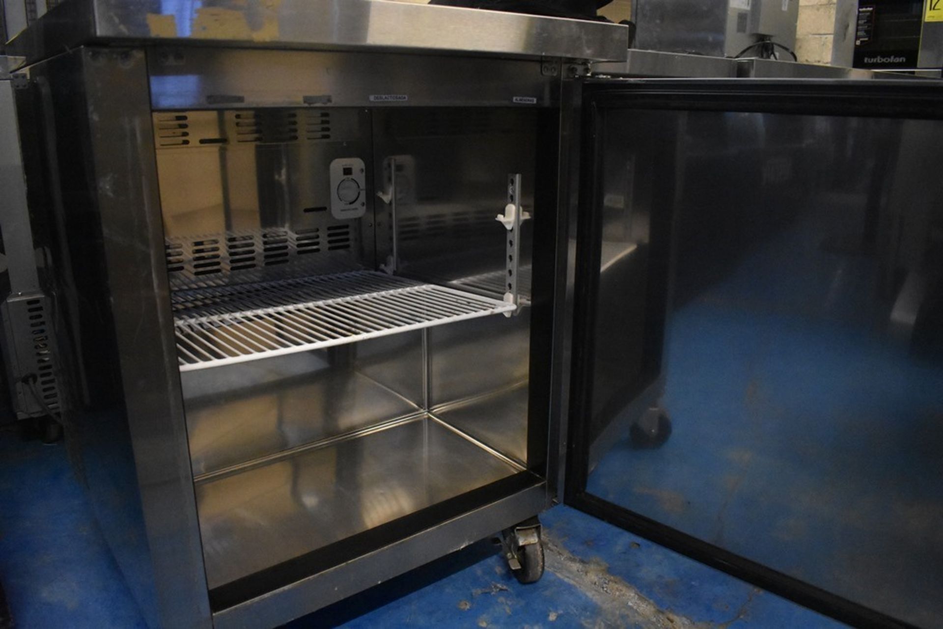 Mesa de trabajo con base refrigerada de una puerta abatible marca Parker Equipment - Image 7 of 9