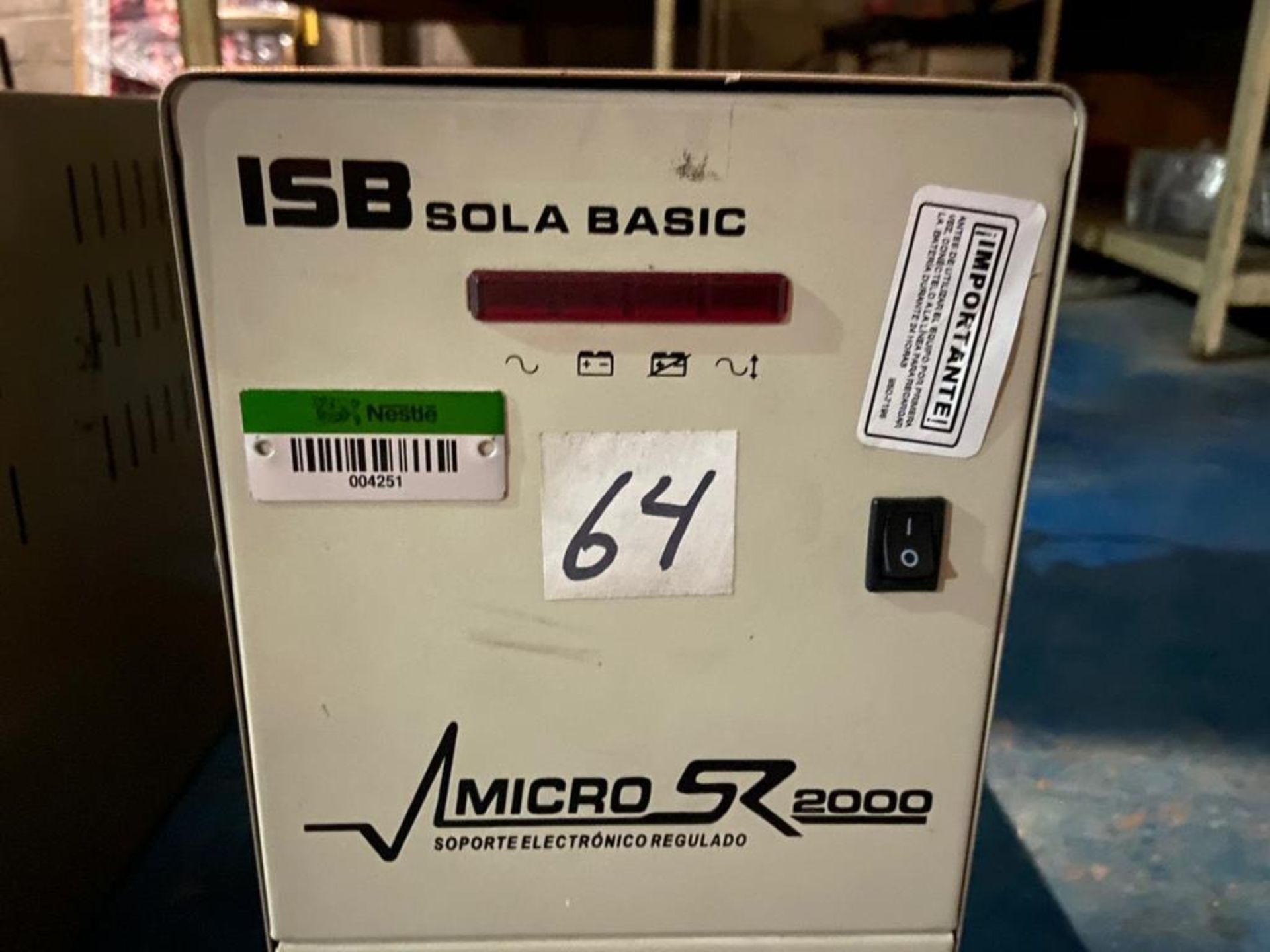 Dos reguladores de voltaje marca ISB Solabasic, modelo: XR-21-202, Series: E19C9837, E18F02678 - Image 3 of 10