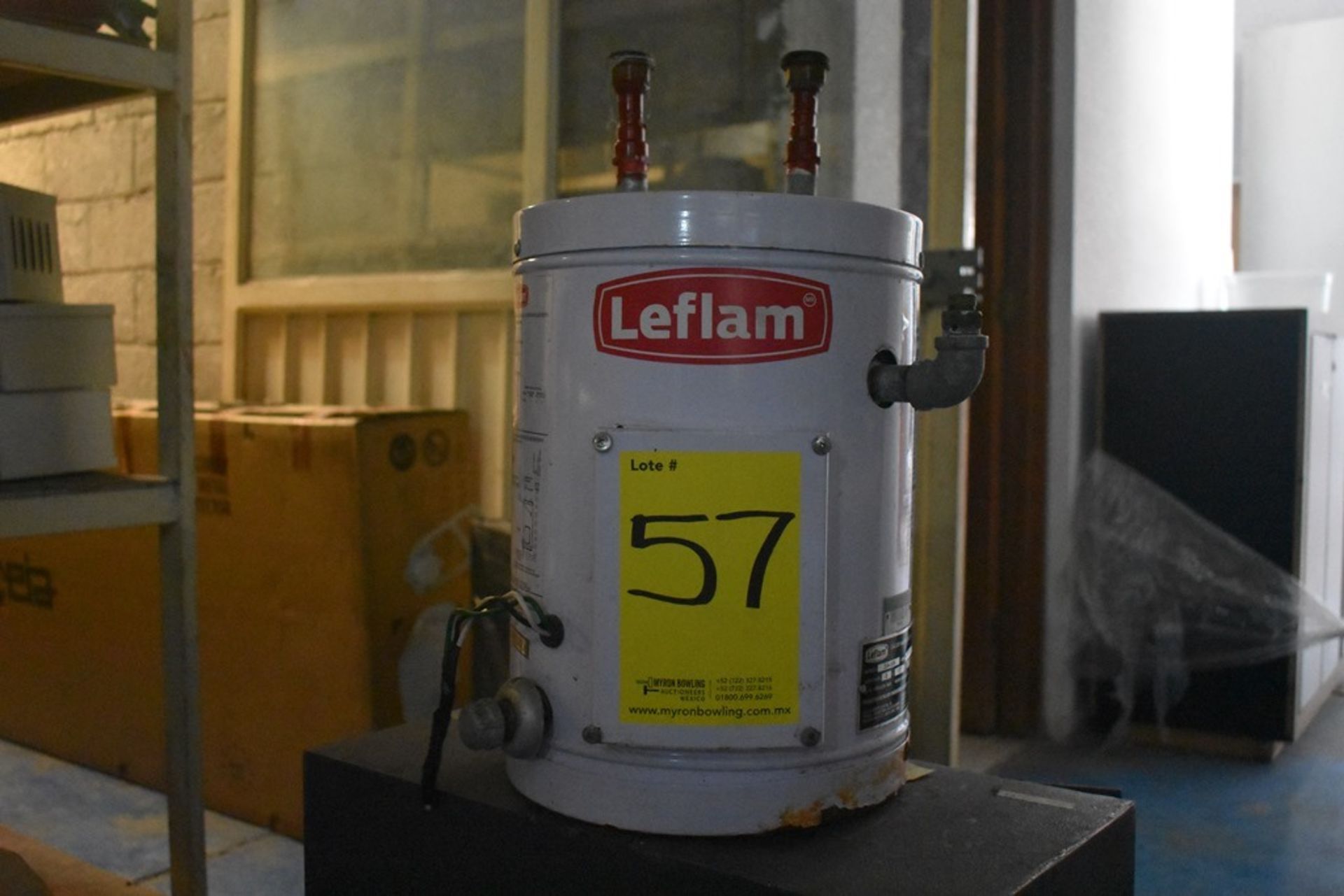 Calentador eléctrico marca Leflam, Modelo: 204-009, Serie: 17H200354 , Activo: 004026