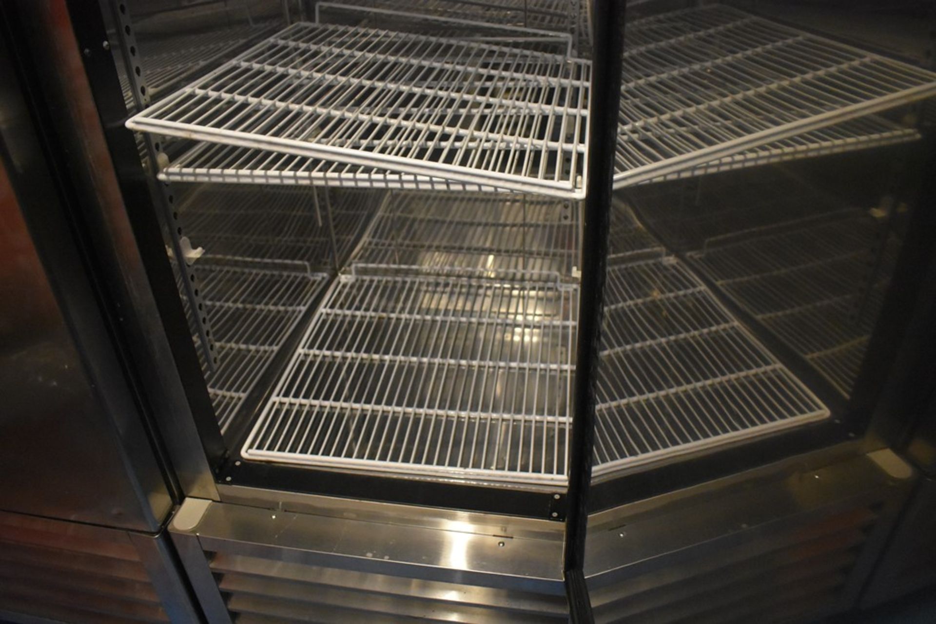 Refrigerador en acero inoxidable marca Parker Equipment, Modelo: LFB-771PC - Image 9 of 12