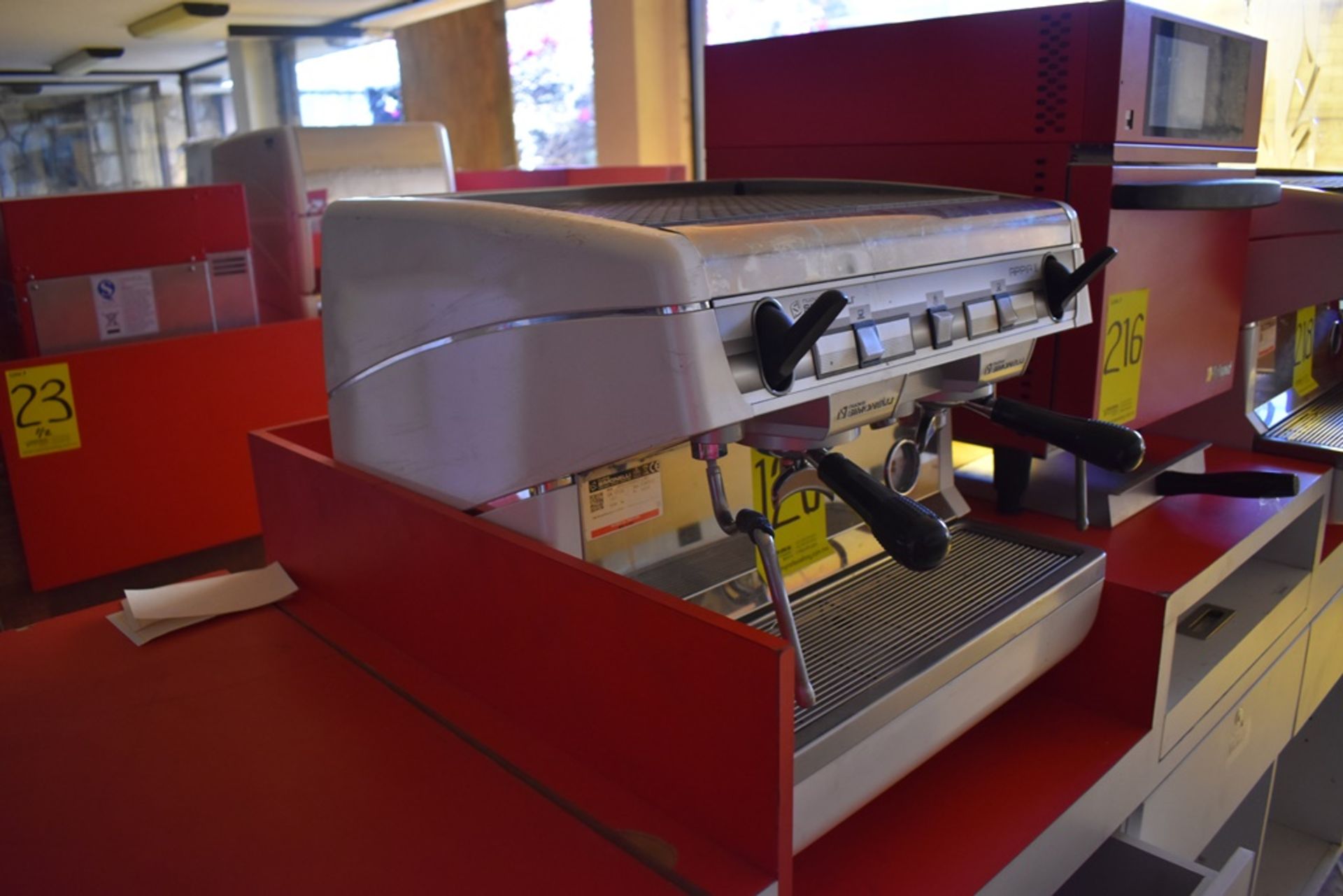 Máquina de café esspreso semiautomática de dos grupos marca Simonelli - Bild 6 aus 8