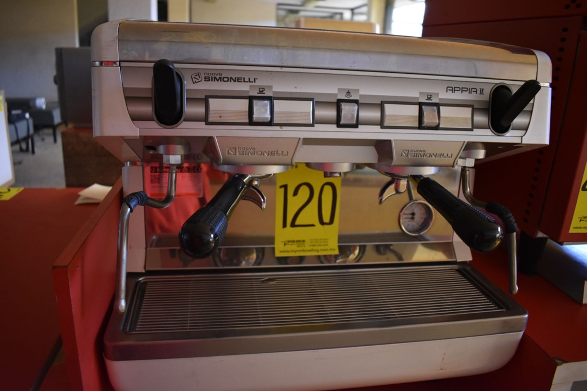 Máquina de café esspreso semiautomática de dos grupos marca Simonelli