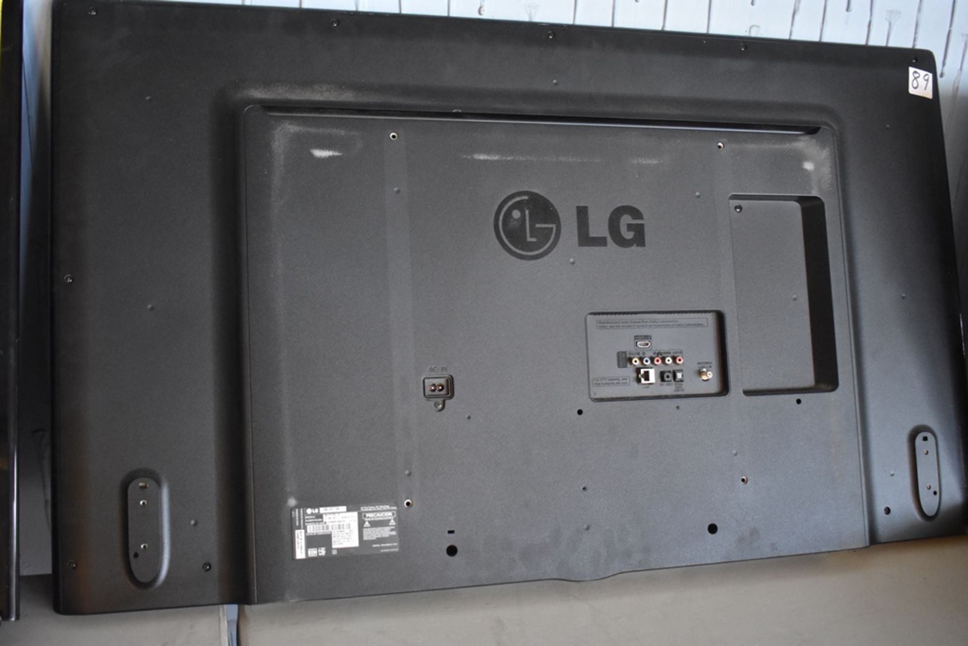 Pantalla Full HD de 50 pulgadas marca LG, Modelo: 50LH5730-UA, Serie: 611RMPG6B456 - Image 3 of 7