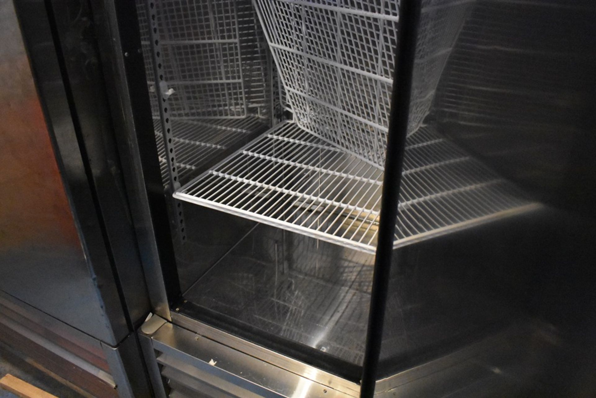 Refrigerador en acero inoxidable marca Parker Equipment, Modelo: LFB-771PC - Image 7 of 11
