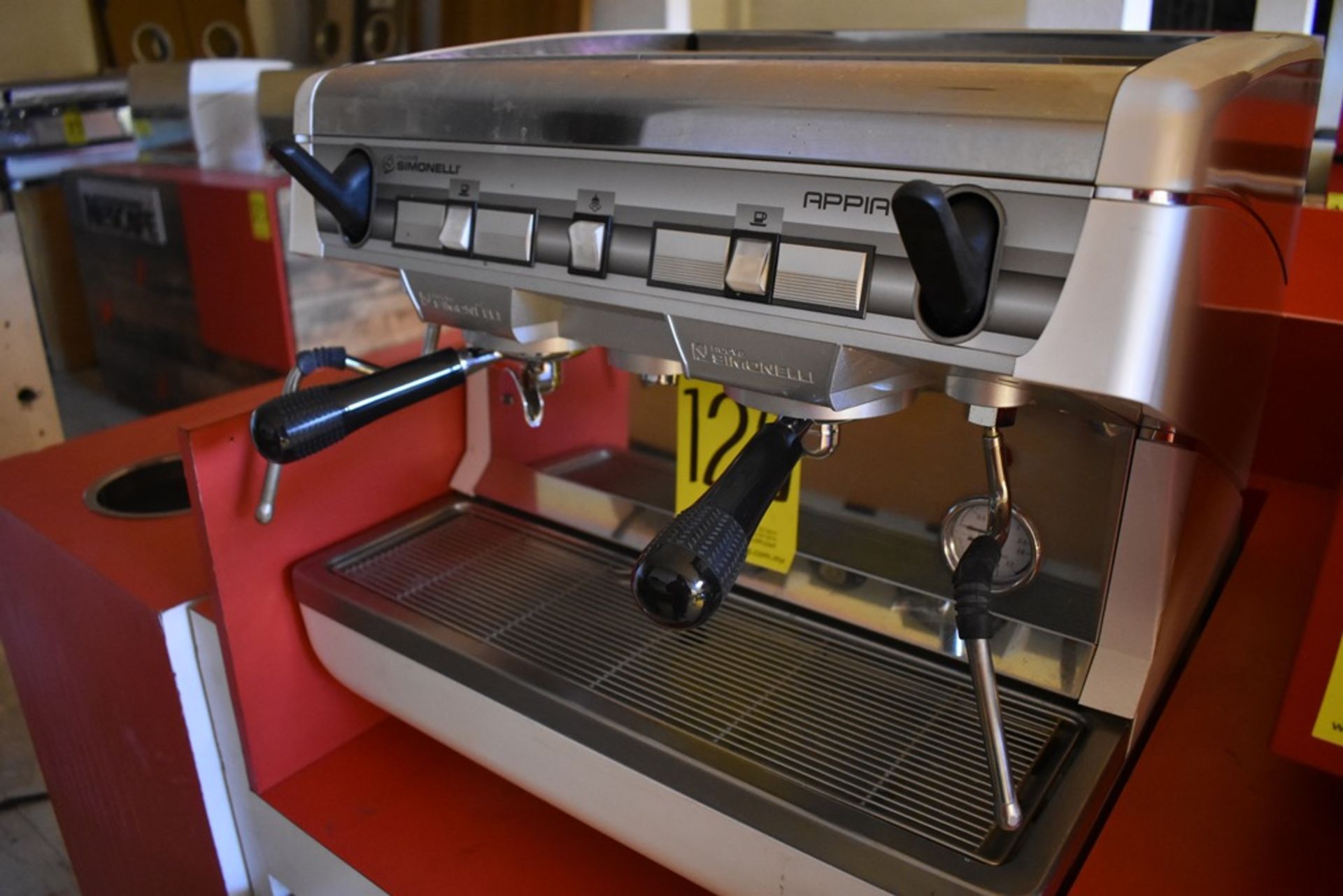 Máquina de café esspreso semiautomática de dos grupos marca Simonelli - Bild 4 aus 8