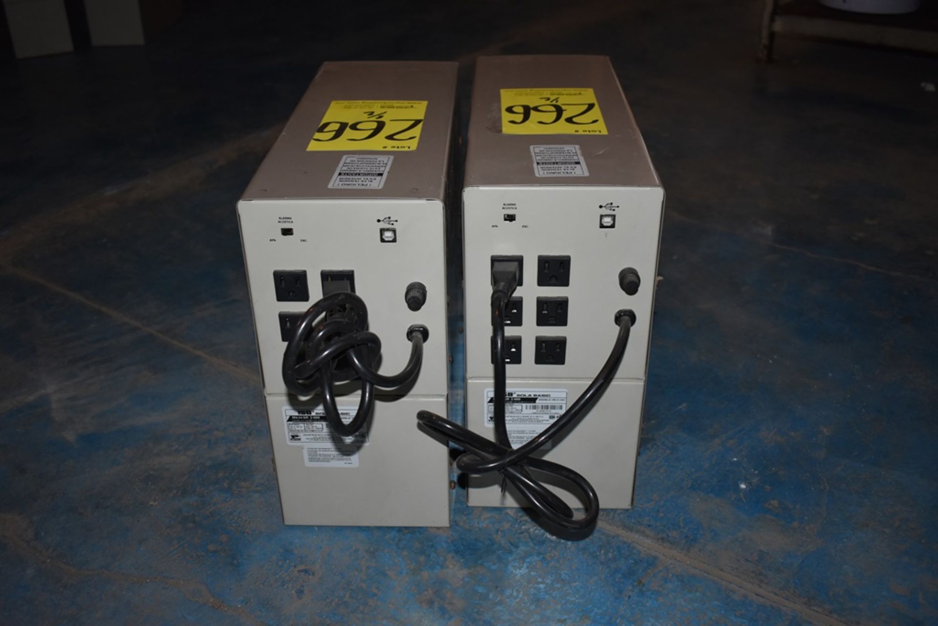 Dos reguladores de voltaje marca ISB Solabasic, modelo: XR-21-202, Series: E18F02675, E18H01516 - Image 5 of 17