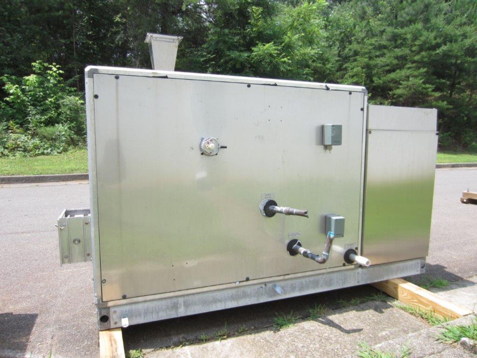 Munters Model MC-013 Dehumidification System For Blowmolder, S/N: OCO1219-01 | Load Fee: $100 - Image 2 of 3