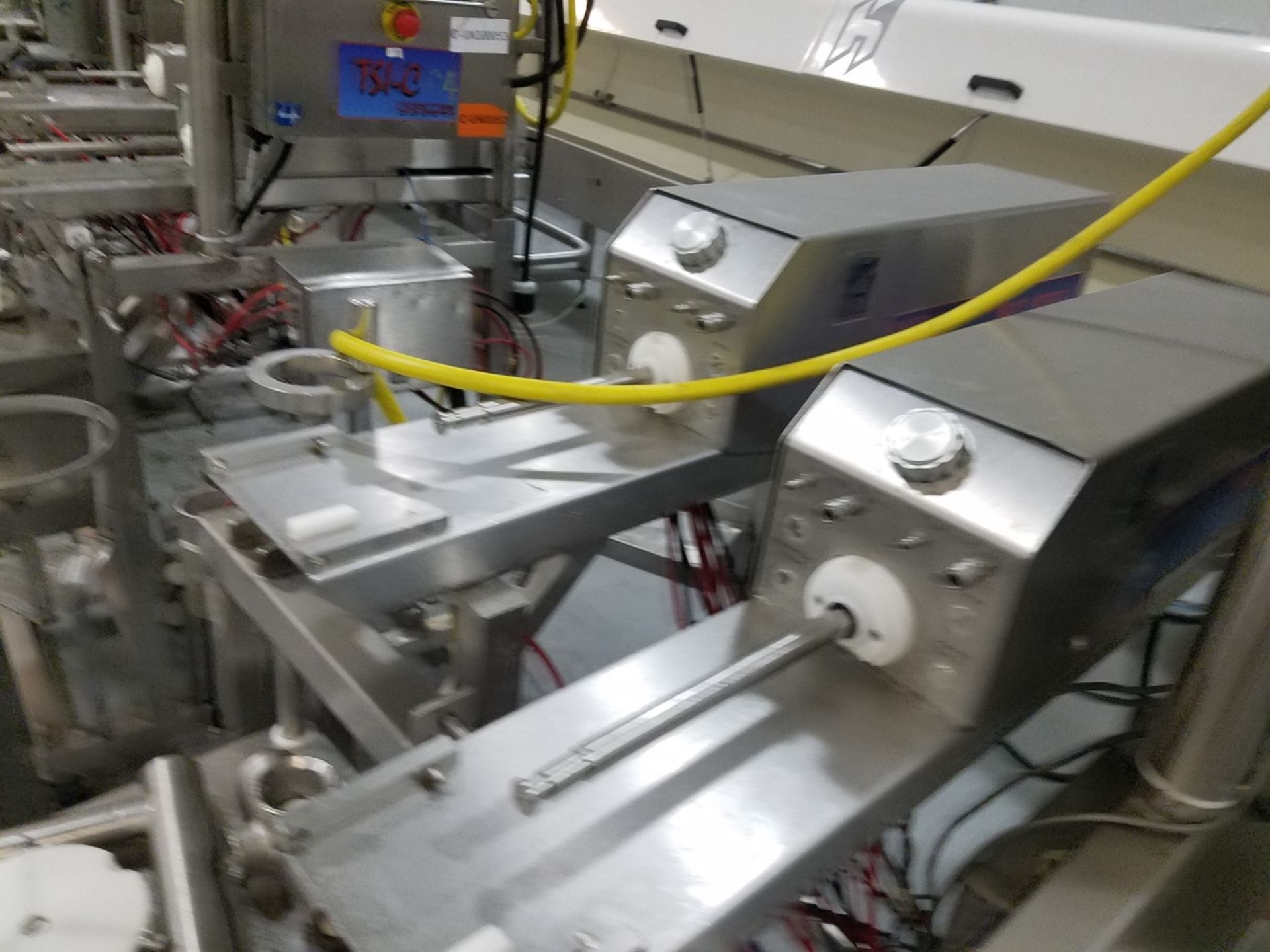 Unifiller Dual Piston, Hopper Fed Automatic Cake Finishing Center | Rig Fee: $175 - Image 3 of 4