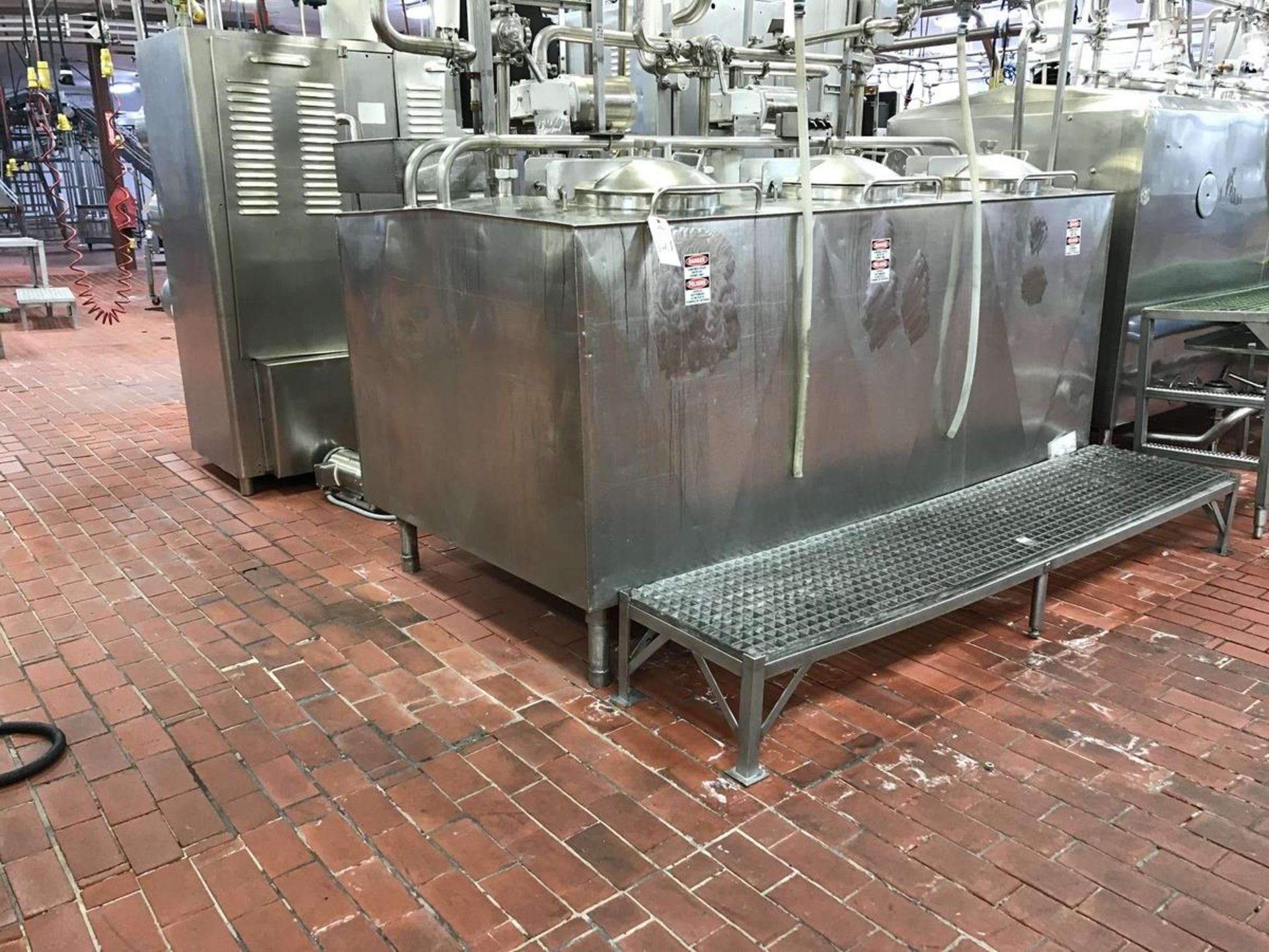 3-Compartment Flavor Tank, Stainless Steel Stand, 200 Gallon per Compartment, (2) | Rig Fee: $400