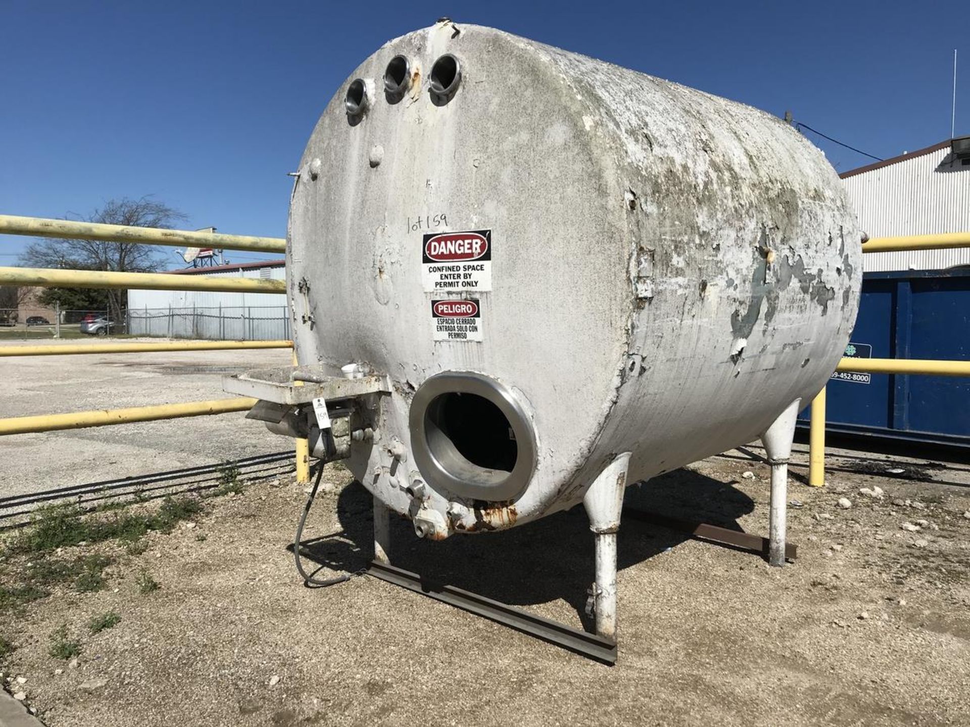 2,000 Gallon Horizontal Refrigerated Tank with Horizontal Agitator | Rig Fee: $500