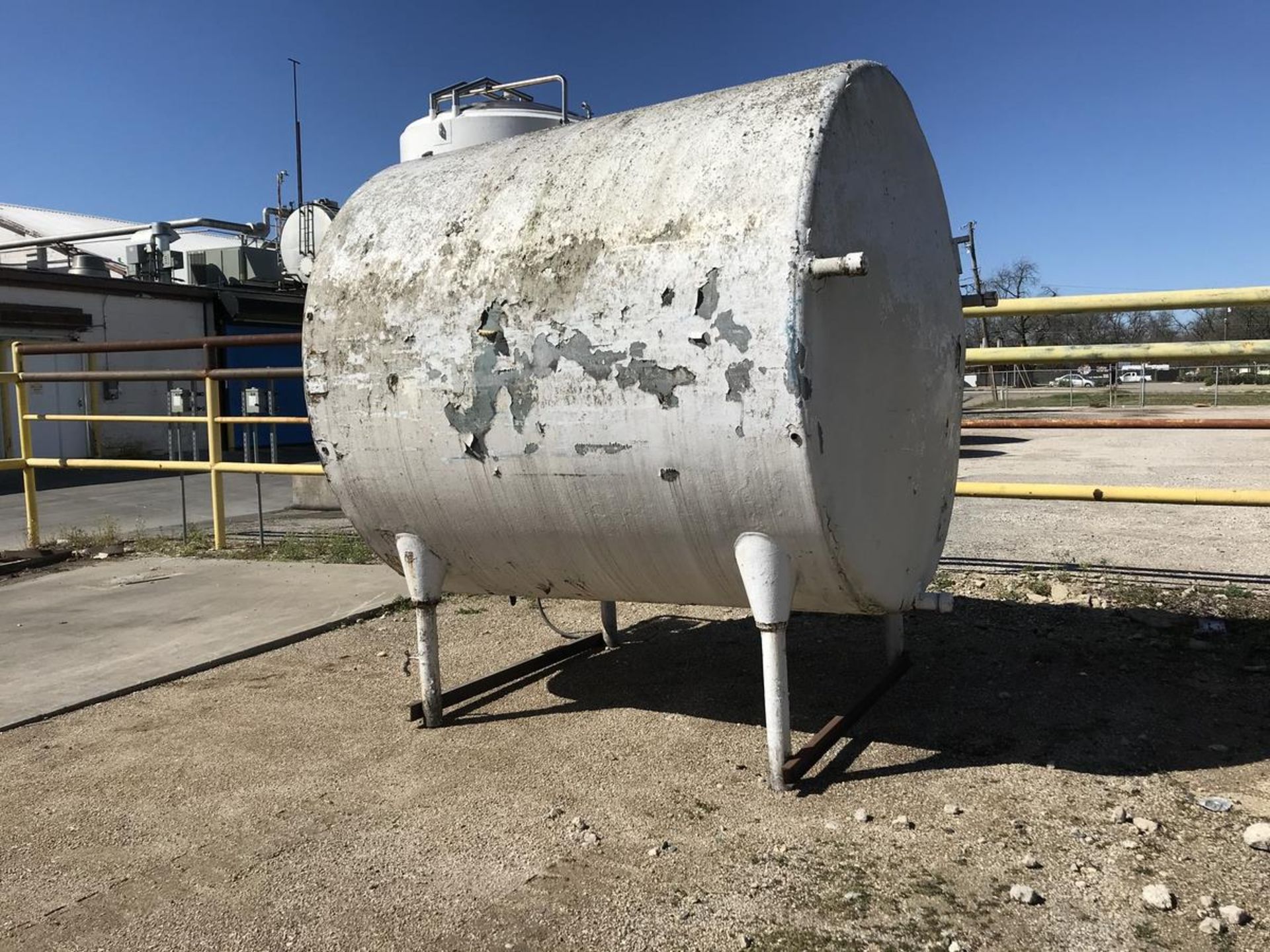 2,000 Gallon Horizontal Refrigerated Tank with Horizontal Agitator | Rig Fee: $500 - Image 2 of 2