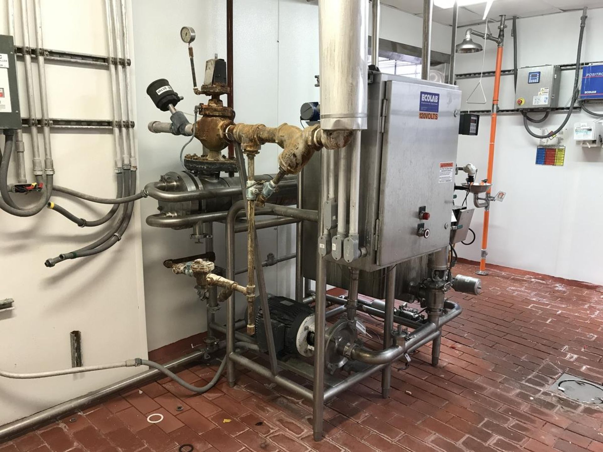 Ecolab Single Tank CIP System, Stainless Steel Shell & Tube Heat Exchanger, Lesso | Rig Fee: $750 - Image 2 of 3