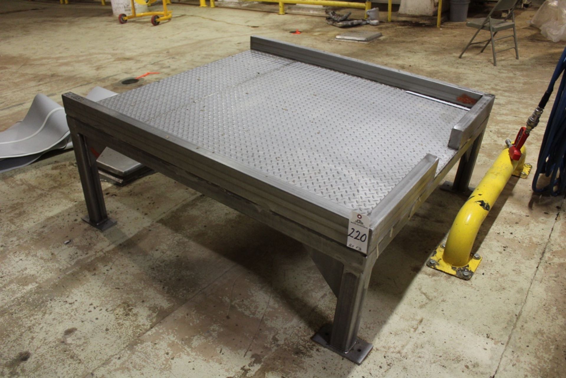 Stainless Steel Tote Platform | Rig Fee: $75