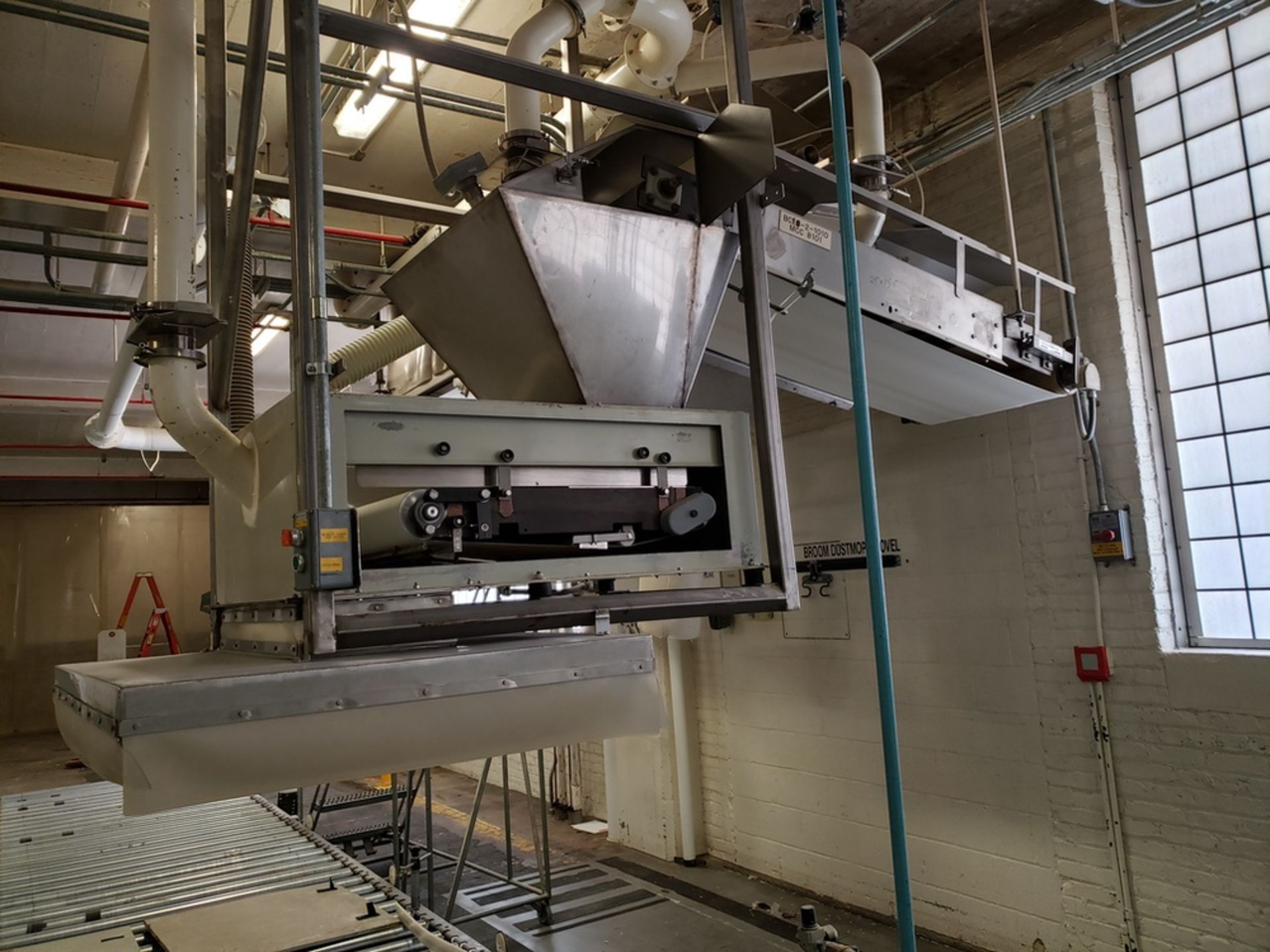 Bulk Tote Filling System, W/ K-Tron Weigh Belt Feeder, Scales & Revolving Power Rol | Rig Fee: $2500 - Image 8 of 8