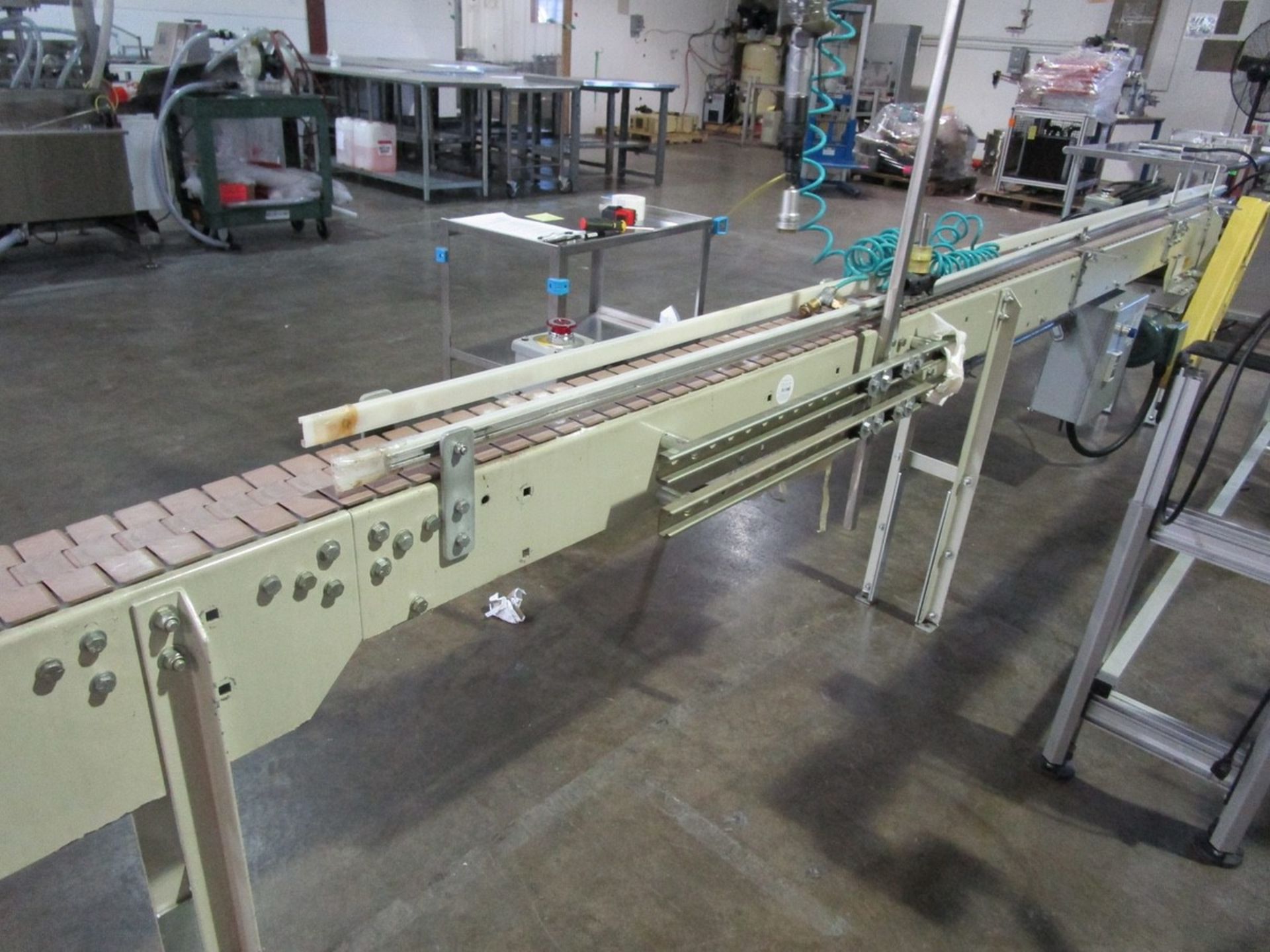 4.5" x 14' Slat Belt Conveyor with Accutek DeCapper | Rig Fee: $125 - Image 2 of 5