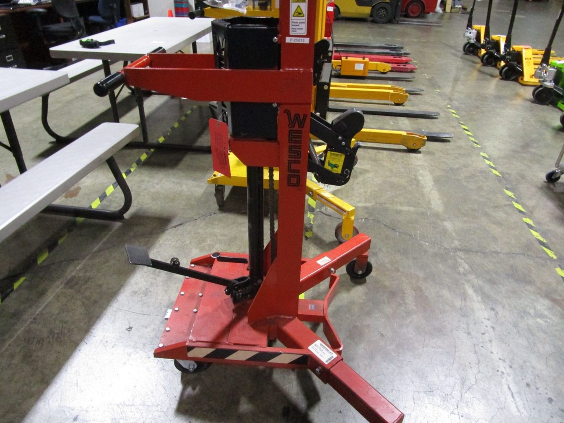 Wesco DM-1100 Drum Lift s/n 227311, 1,100# | Rig Fee: $0 - Image 3 of 4