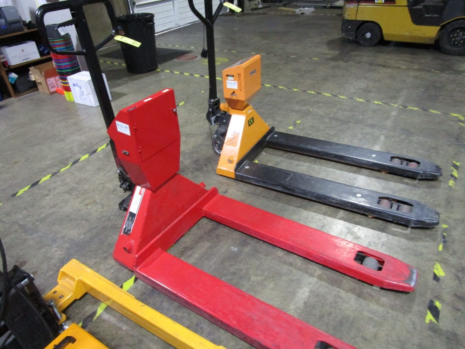 Dayton 2ZE61 Pallet Jack with Scale, 4,400# | Rig Fee: $0