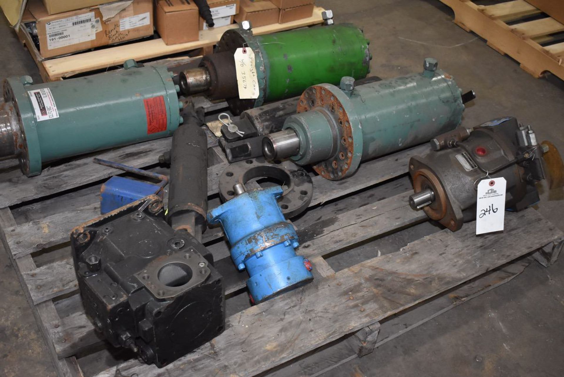 Pallet of Hydraulic Cylinders of Various Sizes