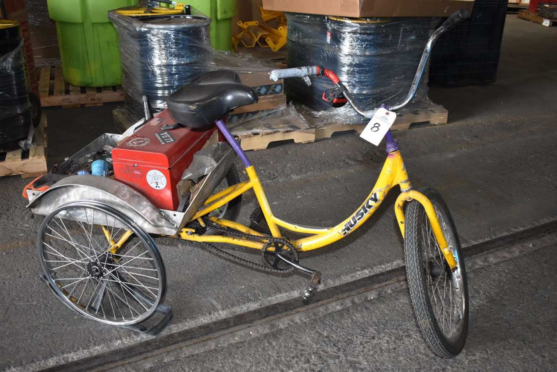 Husky Bicycle with Tool Box - Image 2 of 2