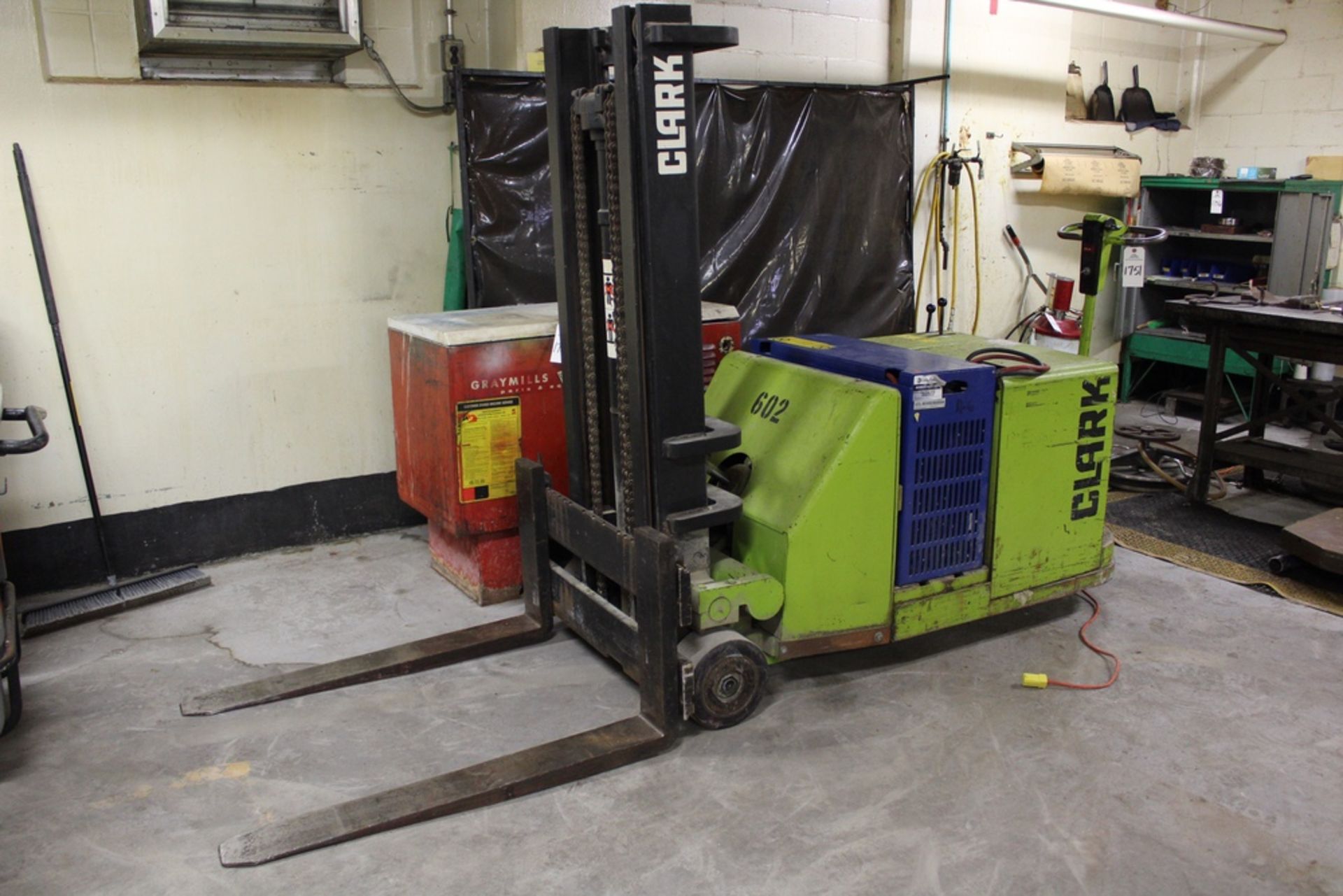 Clark Electric Pallet Jack, M# ST-40, S/N ST245 017 6236 | Rig Fee: $225