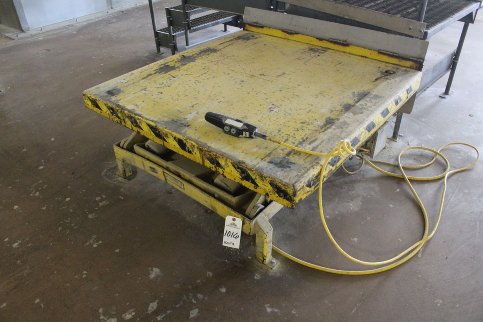 Hydraulic Lift Platform | Rig Fee: $100