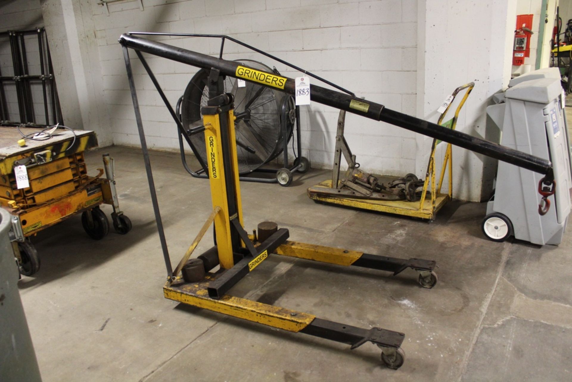 Hydraulic Engine Hoist | Rig Fee: $125