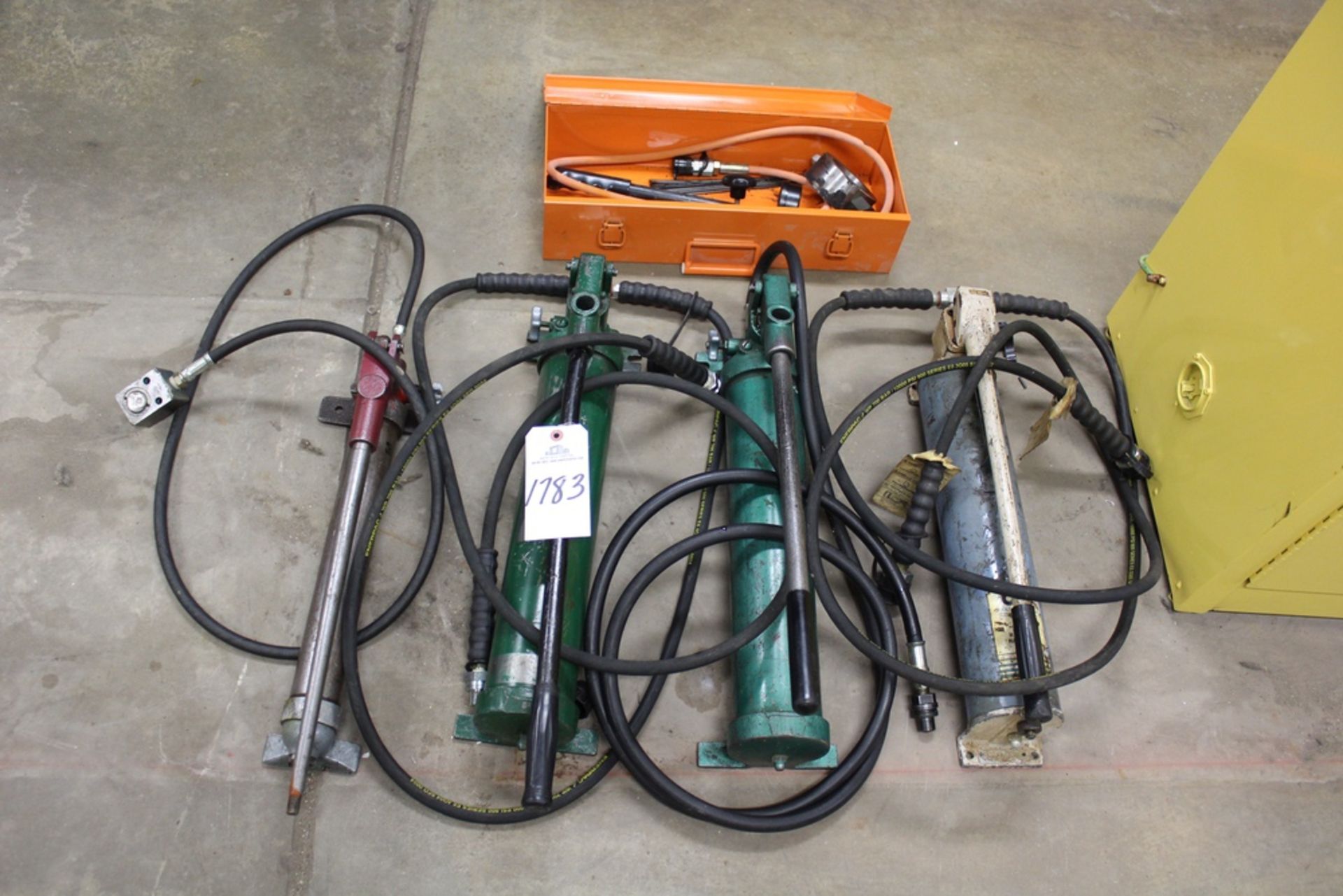 Lot of (5) Hydraulic Jacks | Rig Fee: Hand Carry or Contact Rigger