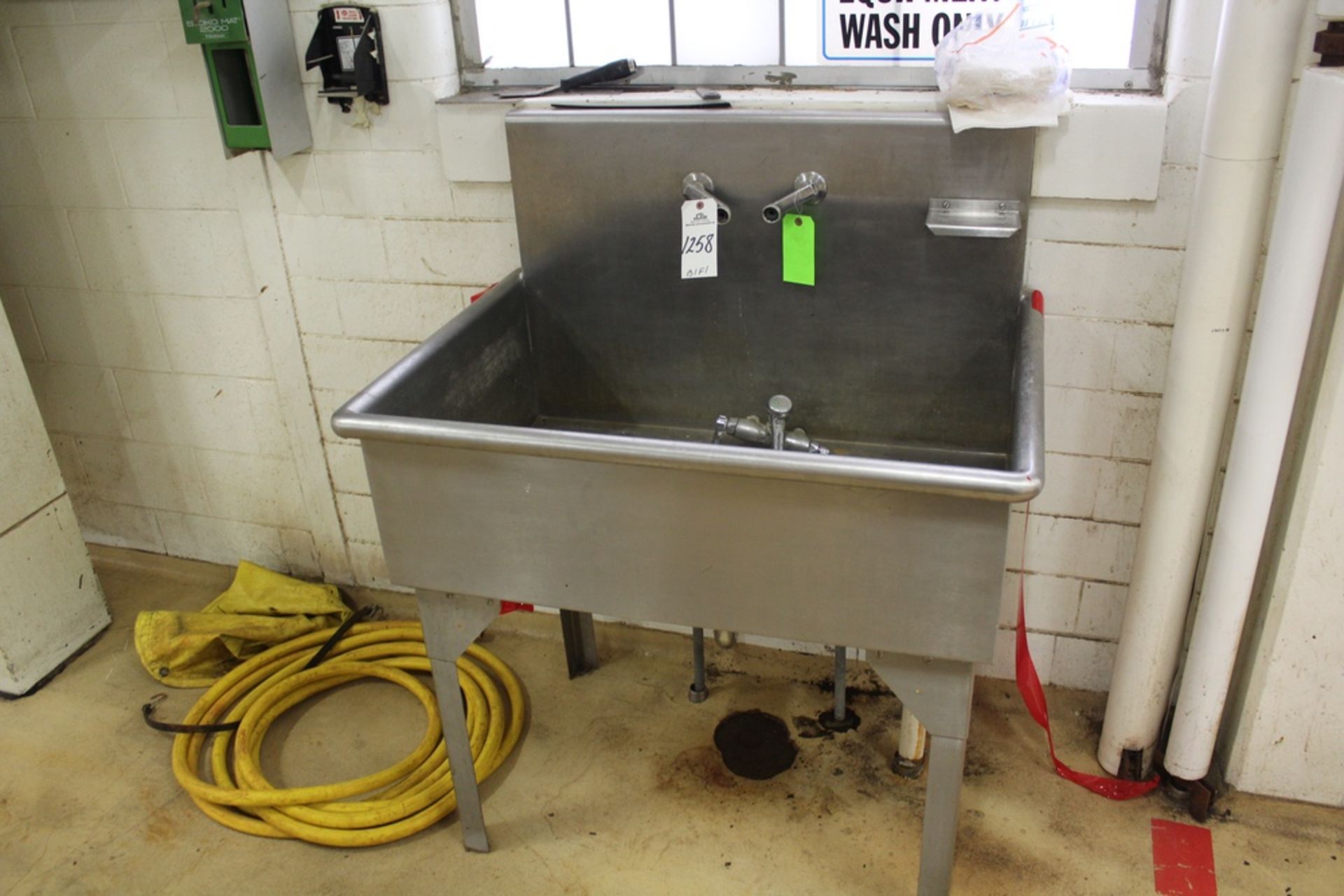 Stainless Steel Sink | Rig Fee: $150