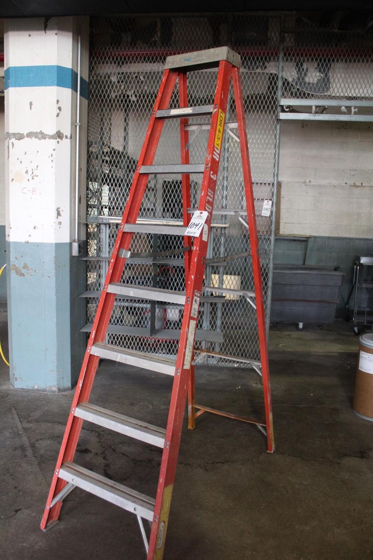 8' Fiberglass Step Ladder | Rig Fee: No Charge