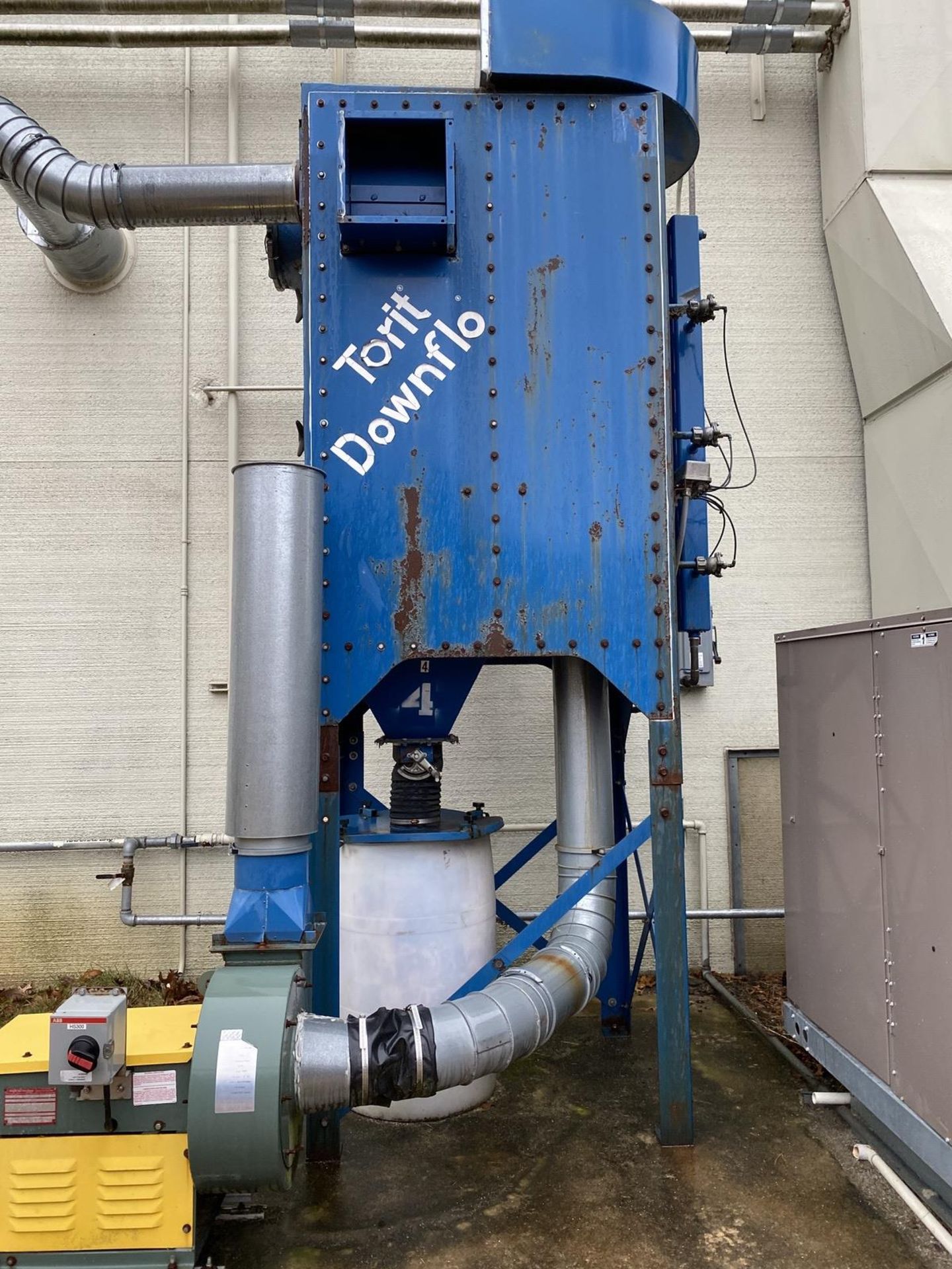 Torit Downflo Model DF-3D76 Dust Collector, SN: IG453852-001 | Load Fee: $350