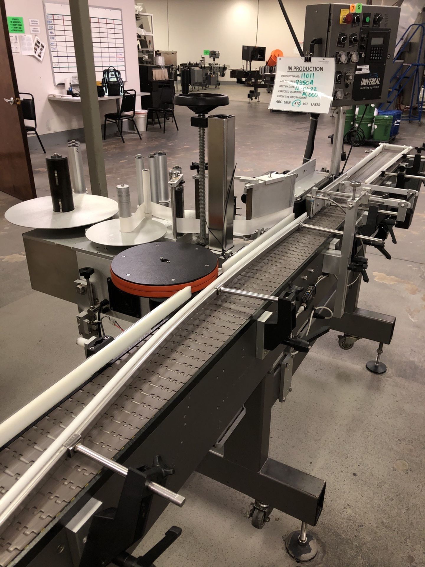 Universal Pressure Sensitive Wrap Around Bottle Labeler With 12' Of 4-1/2" Convey | Rig Fee: $150 - Image 3 of 4