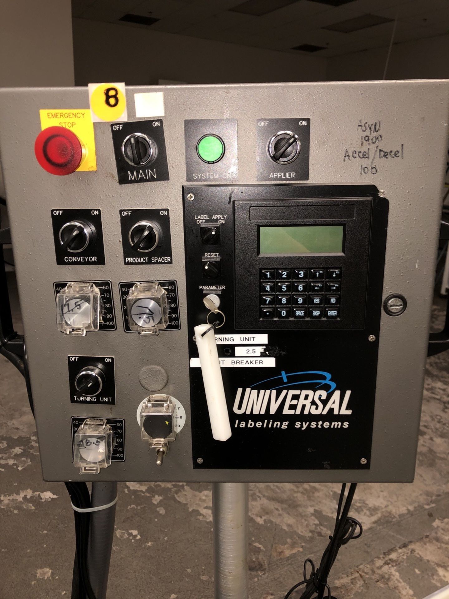 Universal Pressure Sensitive Wrap Around Bottle Labeler With 12' Of 4-1/2" Convey | Rig Fee: $175 - Image 3 of 4