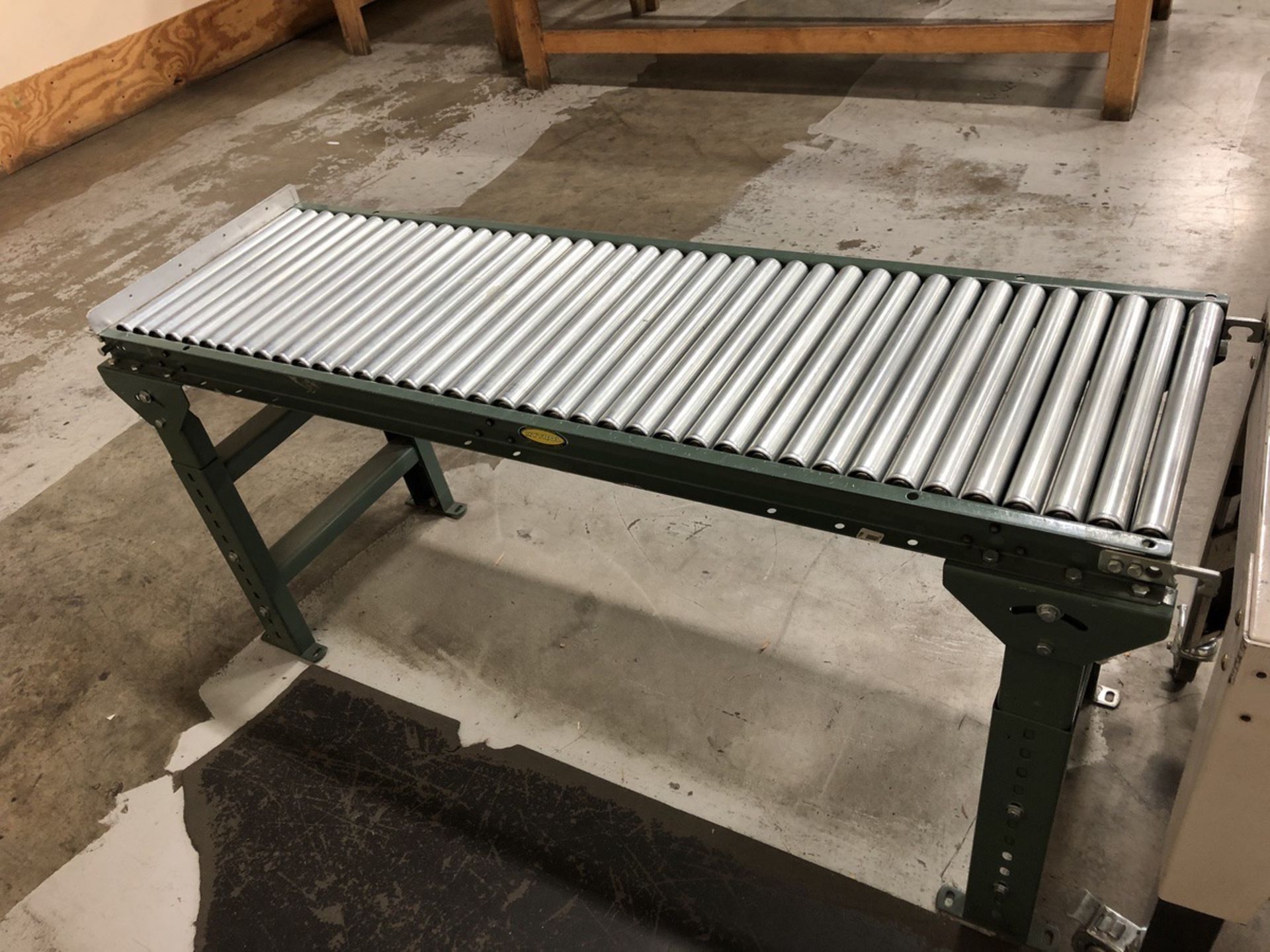 5' Gravity Roller Conveyor | Rig Fee: $10